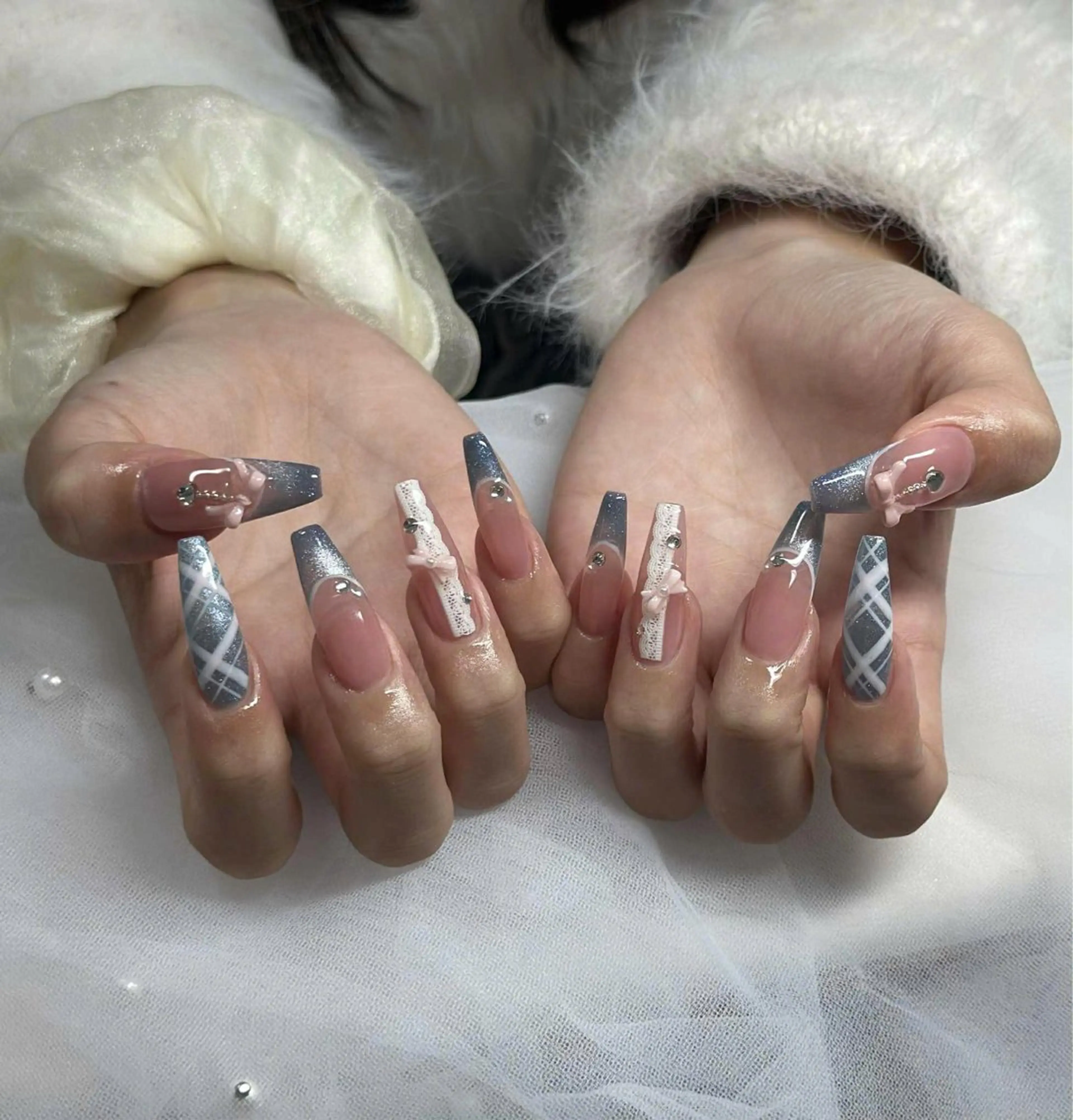 ネイル オーロラネイル フレンチネイル ジェルネイル ハロウィン 韓国ネイル ハンドネイル H.baby Nail Salonのネイルデザイン