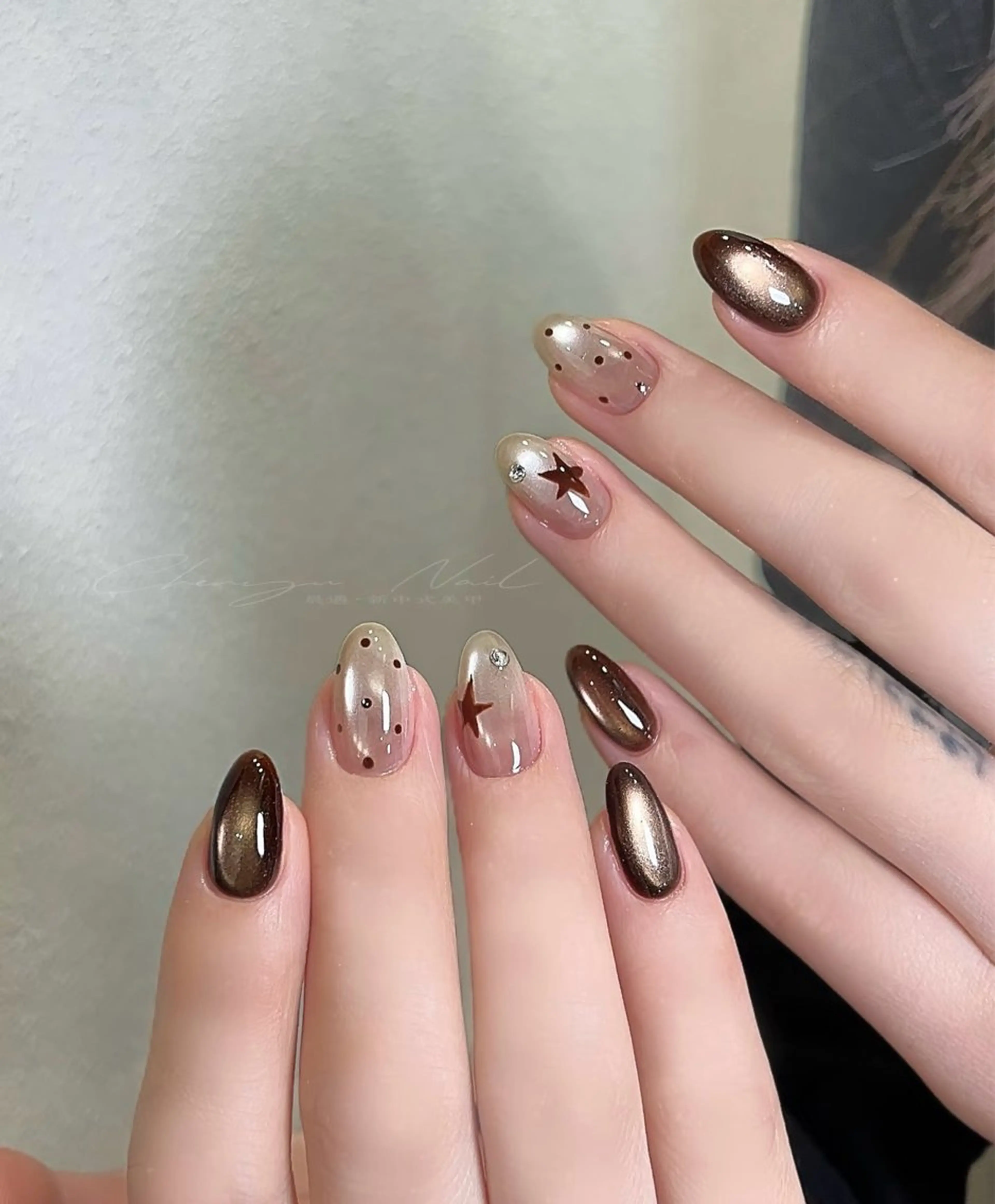 ネイル マグネットネイル DoReMiサロン チョウのネイルデザイン