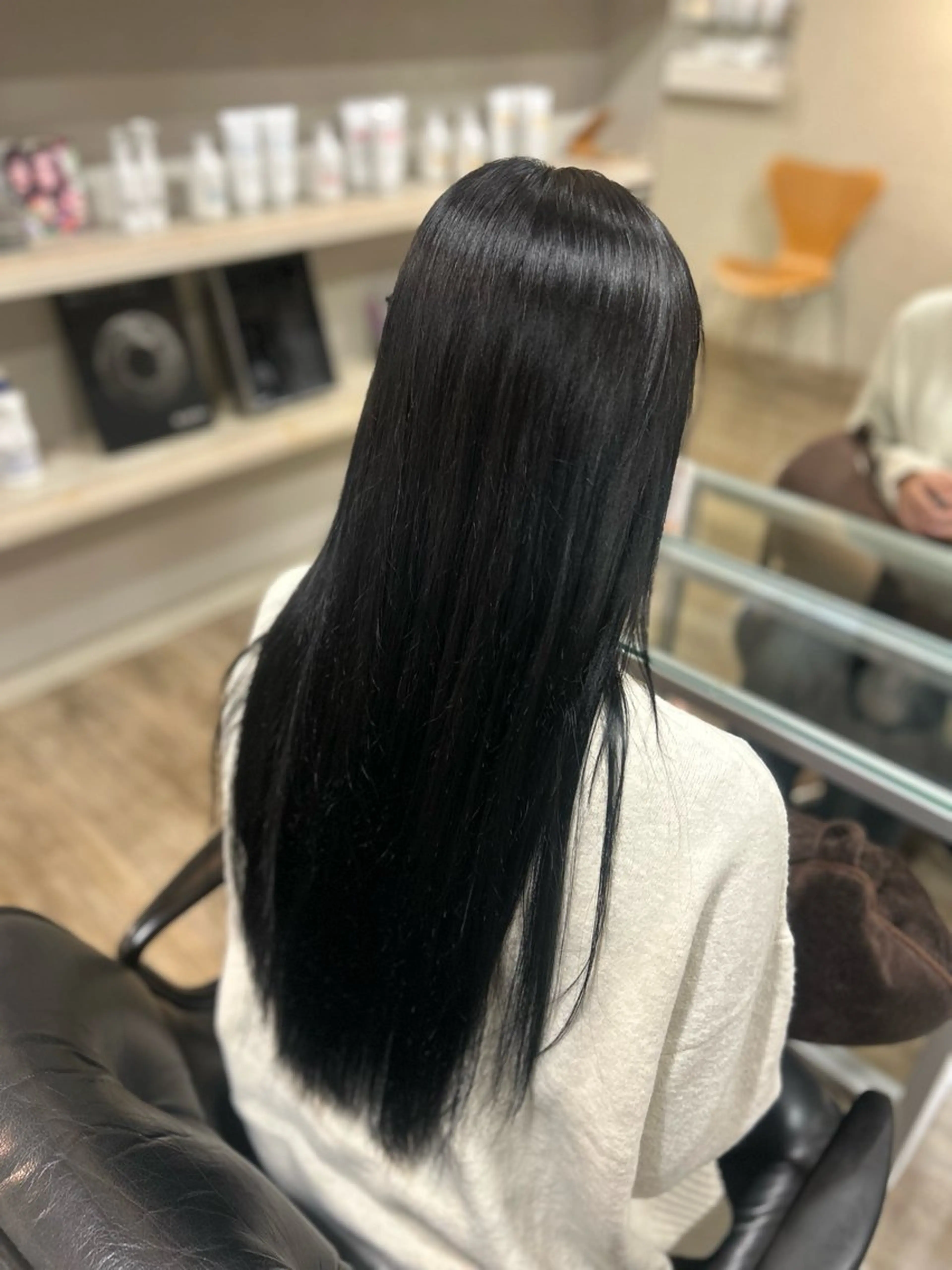 ロング ヨシタニ ヒナタのヘアスタイル