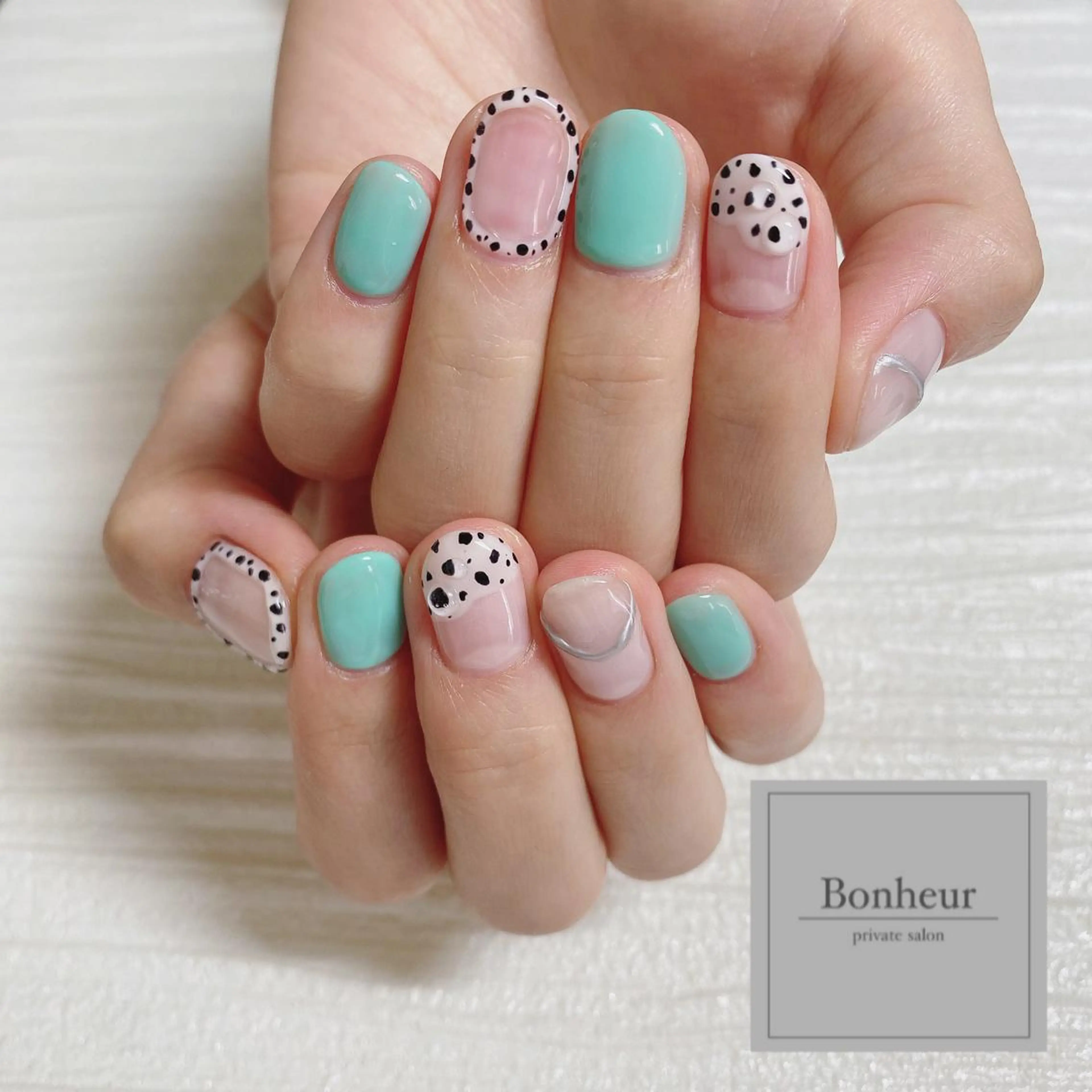 ネイル ハンドネイル BONHEUR Annaのネイルデザイン