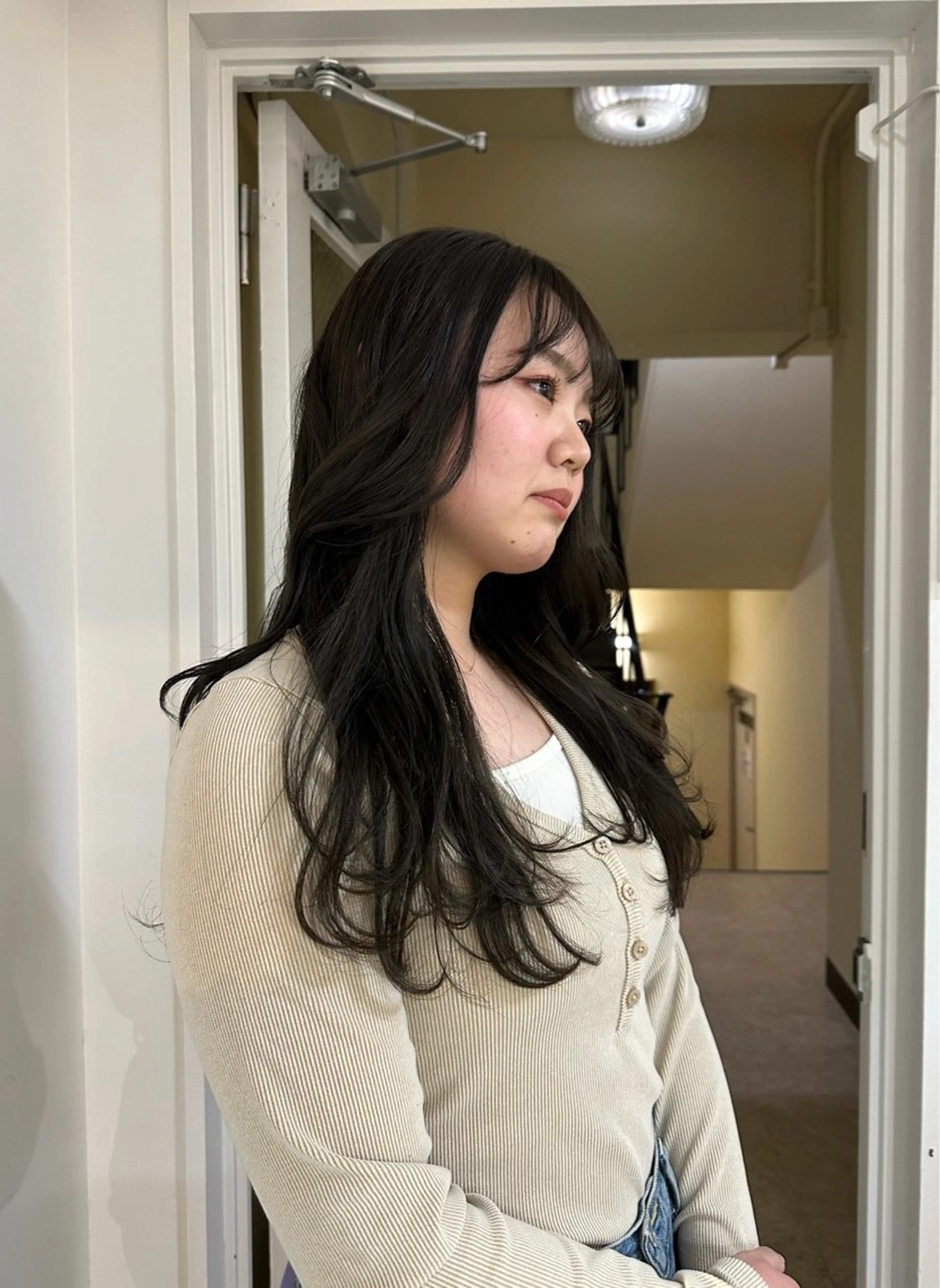 セミロング カラー オリーブカラー FavyS「フェイヴィーズ」所属・竹中 彩音のヘアスタイル