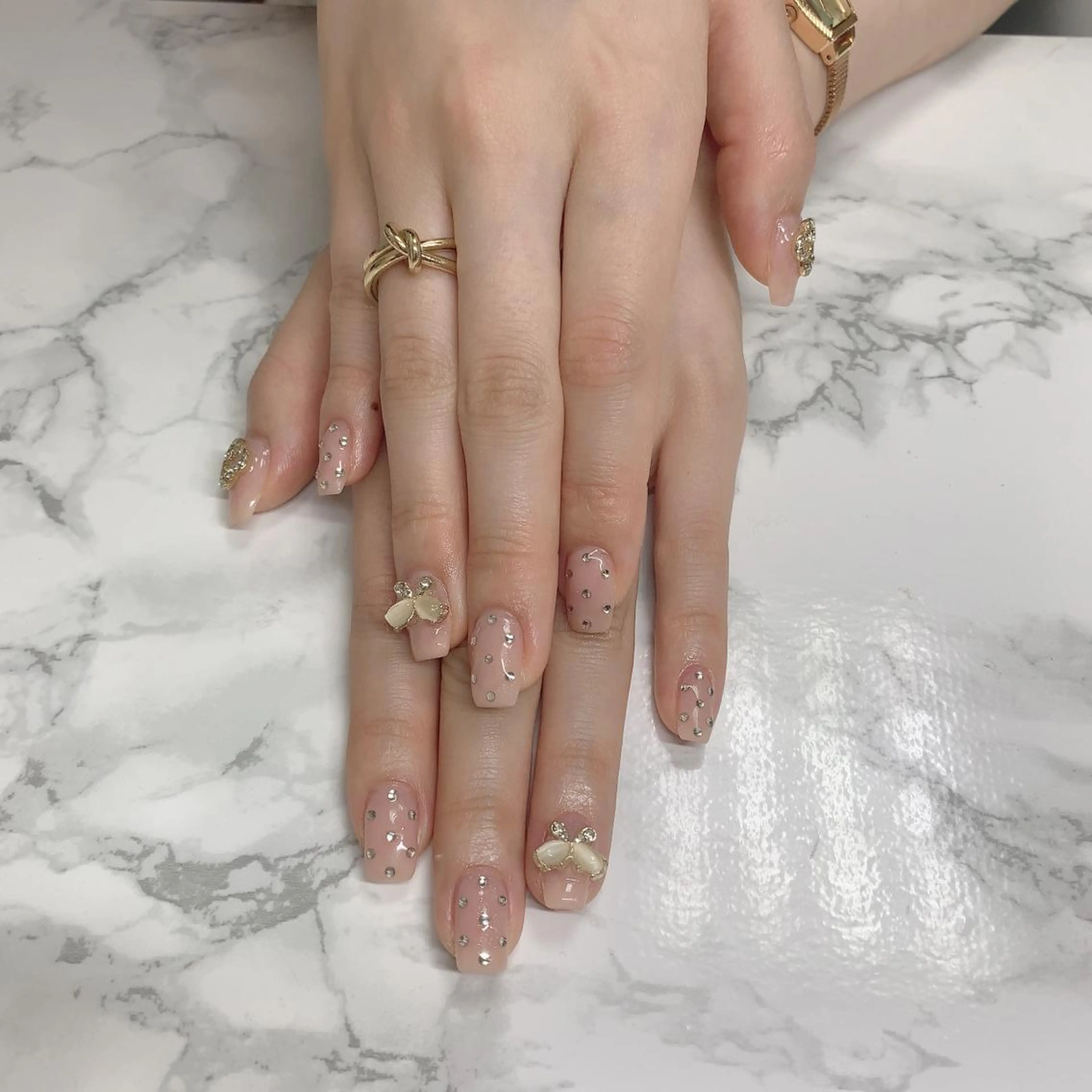 ネイル はな💎ネイル ワンホン、長さ出しのネイルデザイン