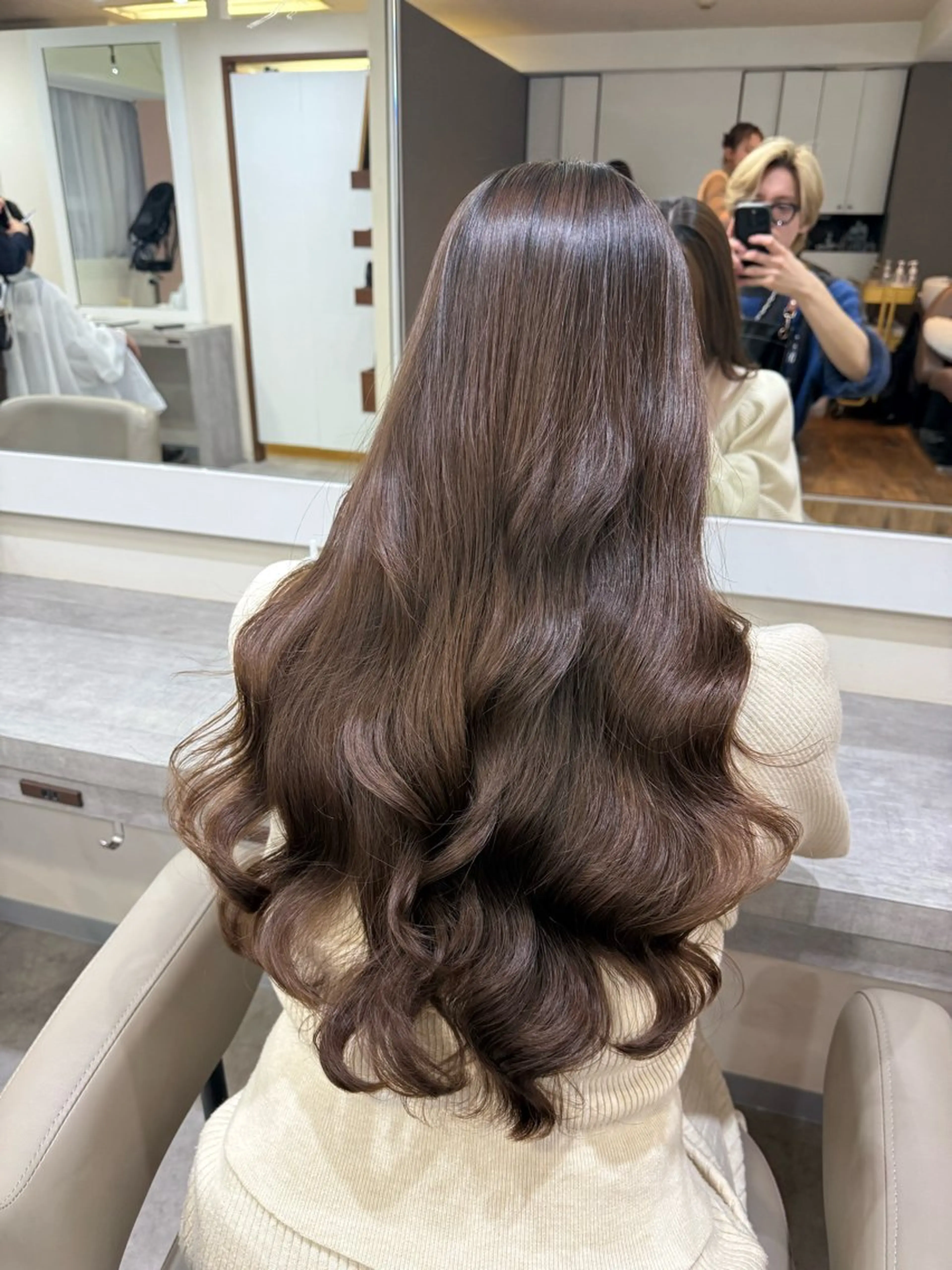 ロング コテ巻き/パーマ/艶 透明感/荻原凜太郎のヘアスタイル