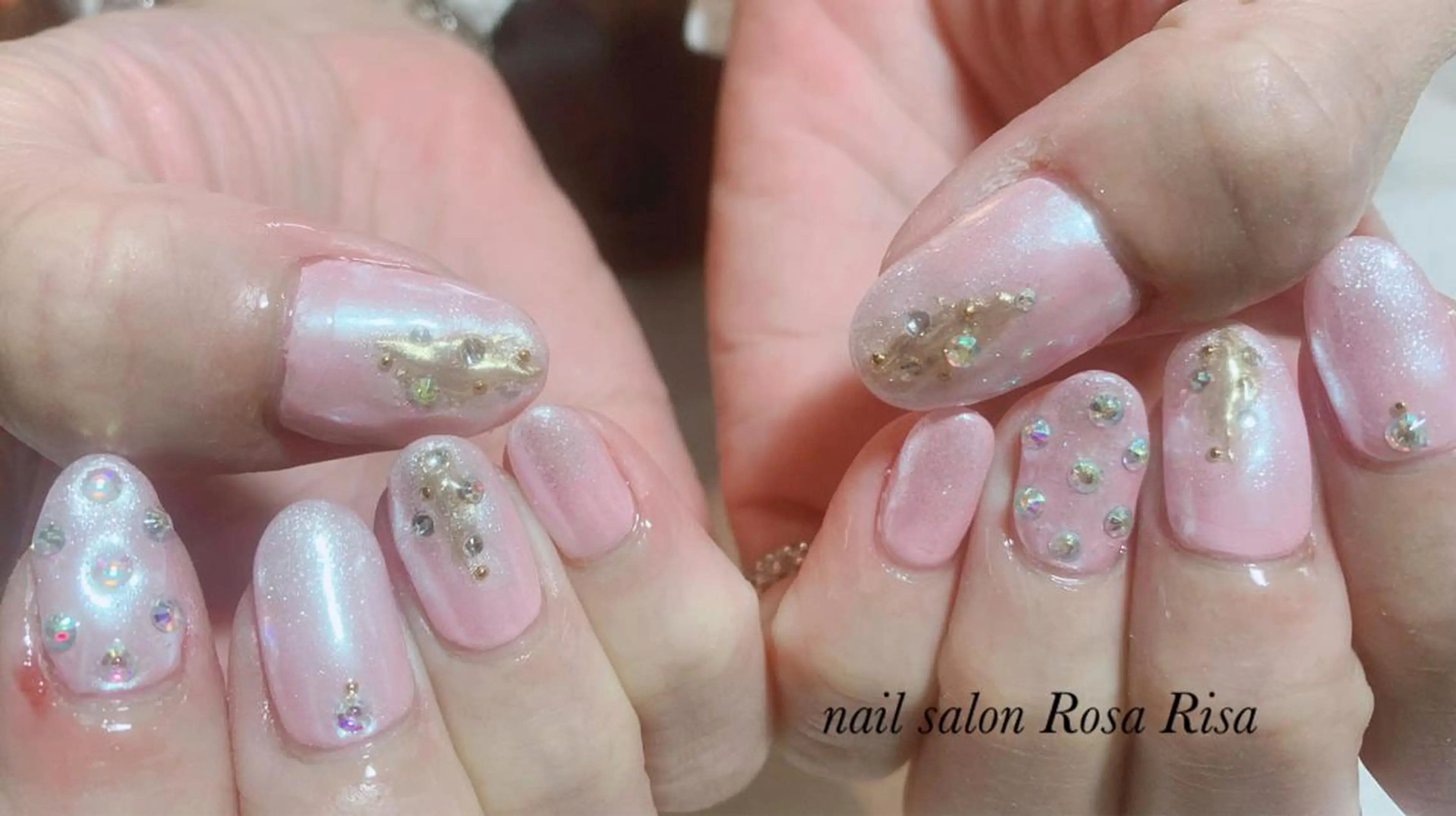 ミディアム ネイル ネイルスタジオ シェイクユアハンズのネイルデザイン