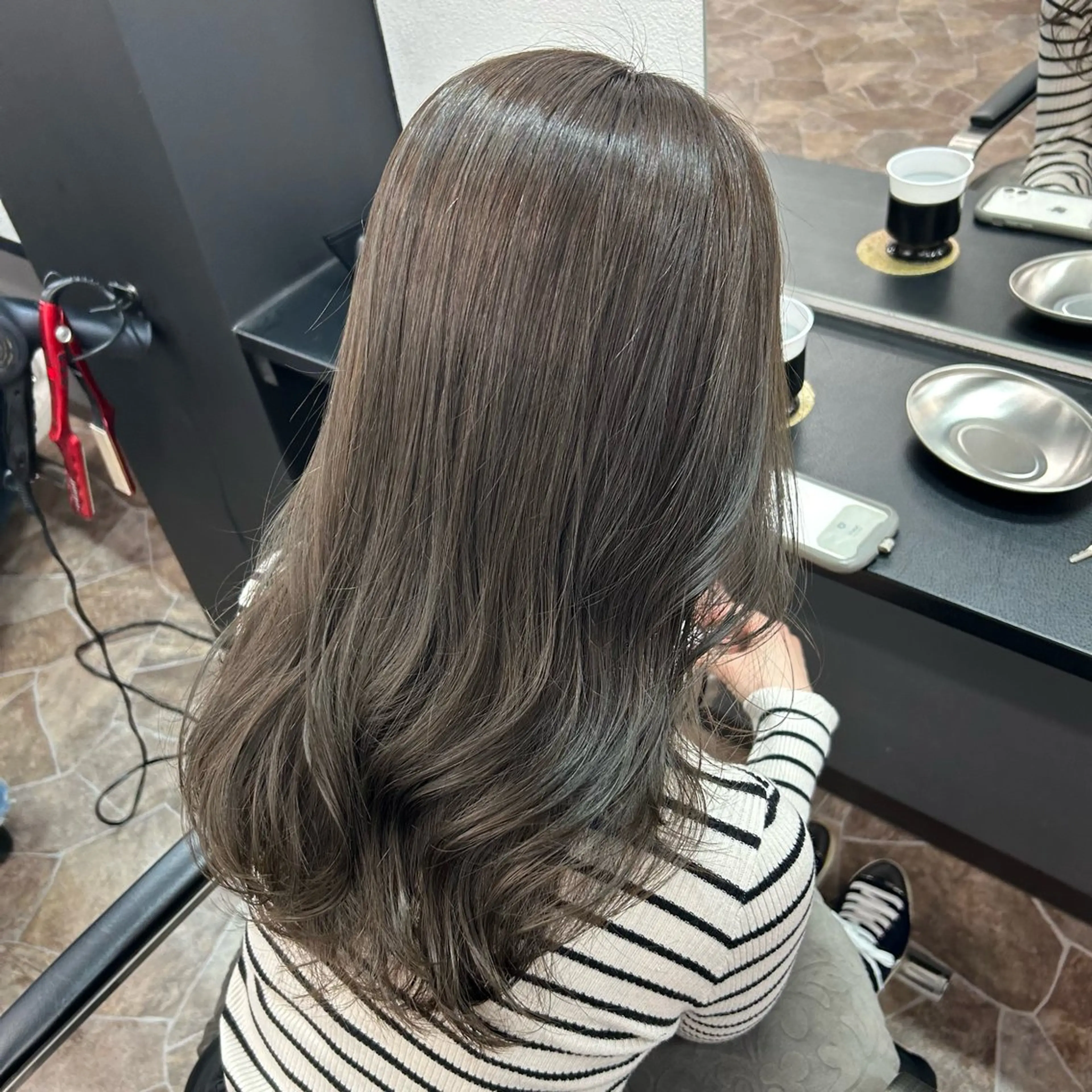 ロング カラー アッシュ ベージュカラー COEUR🧡 山下 優花のヘアスタイル