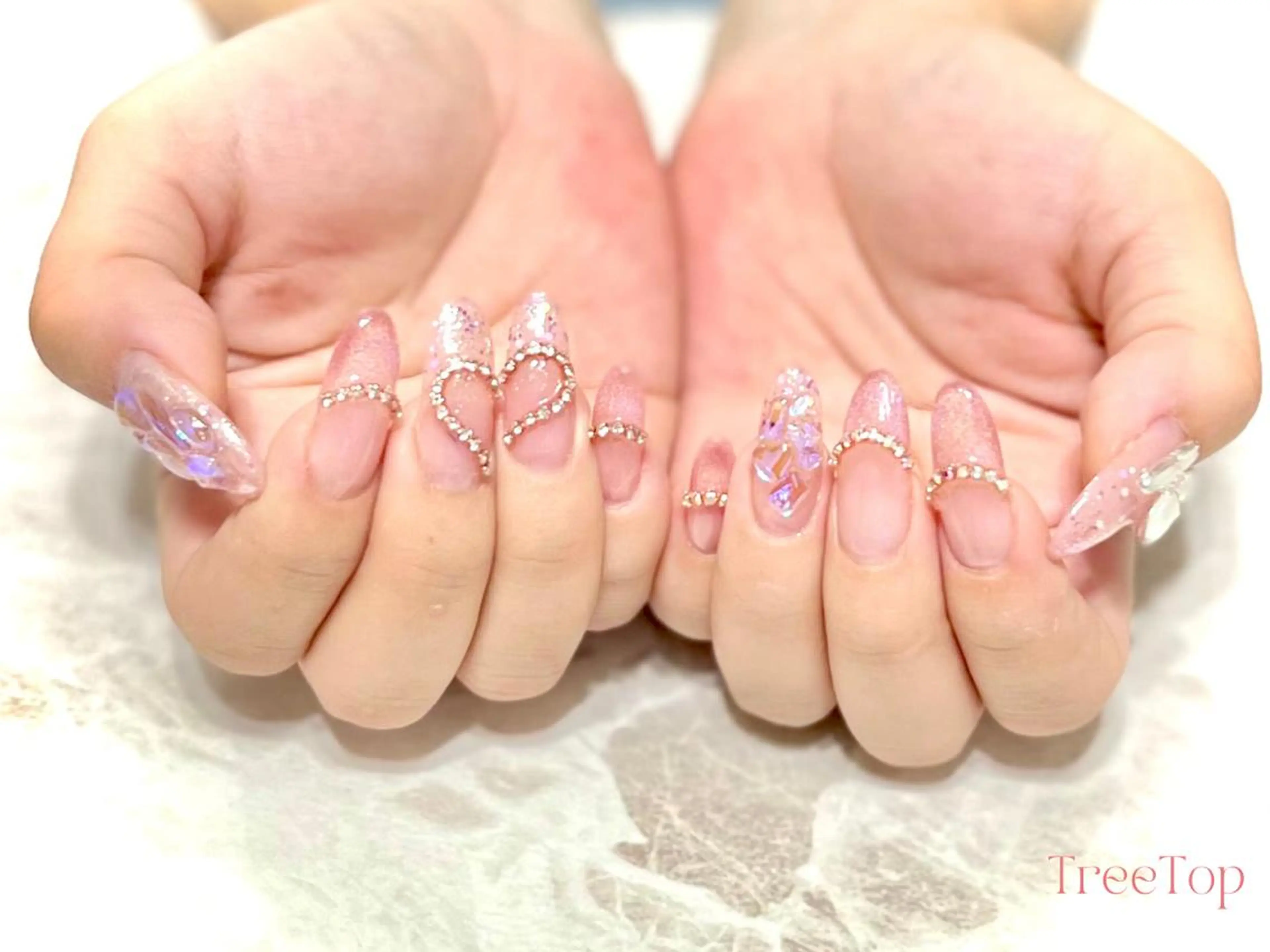 ネイル nailsalon Tree Topの眉毛・アイブロウイメージ