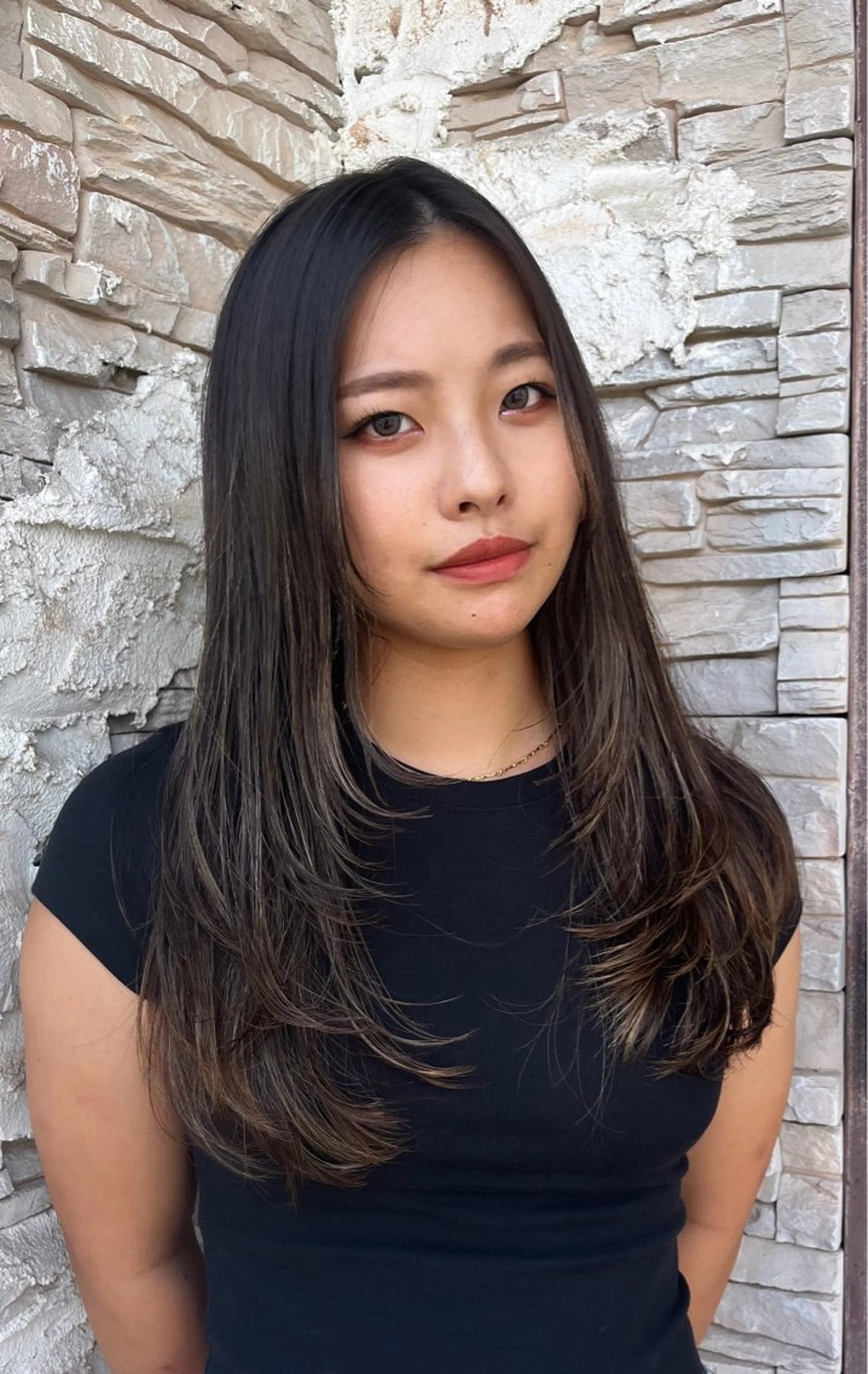 ロング くびれヘア 顔周りカット 韓国風ヘア レイヤーカット 似合わせカット 💫レイヤーカット✨ 透明感カラー工藤雄大のヘアスタイル