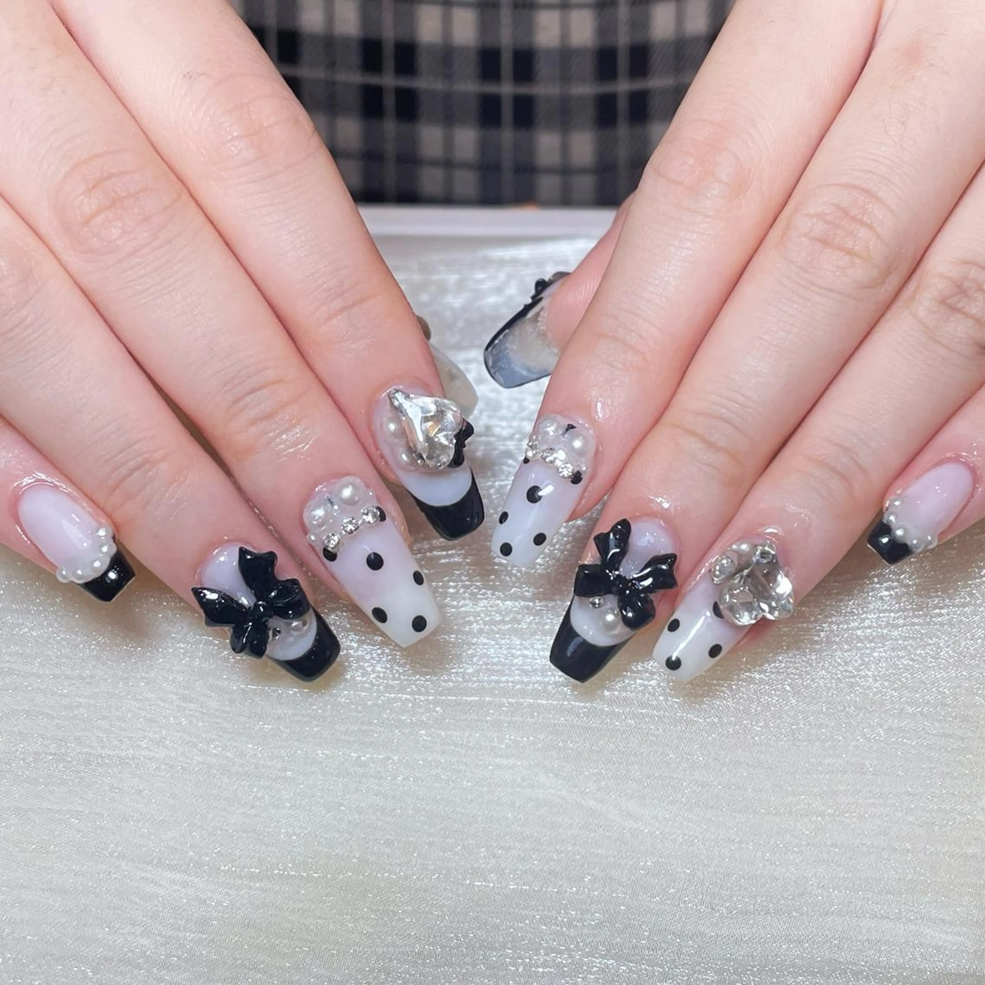 ネイル アートネイル オーロラネイル ガーリー キラキラネイル マグネットネイル ハンドネイル DIAMOND 💅のネイルデザイン