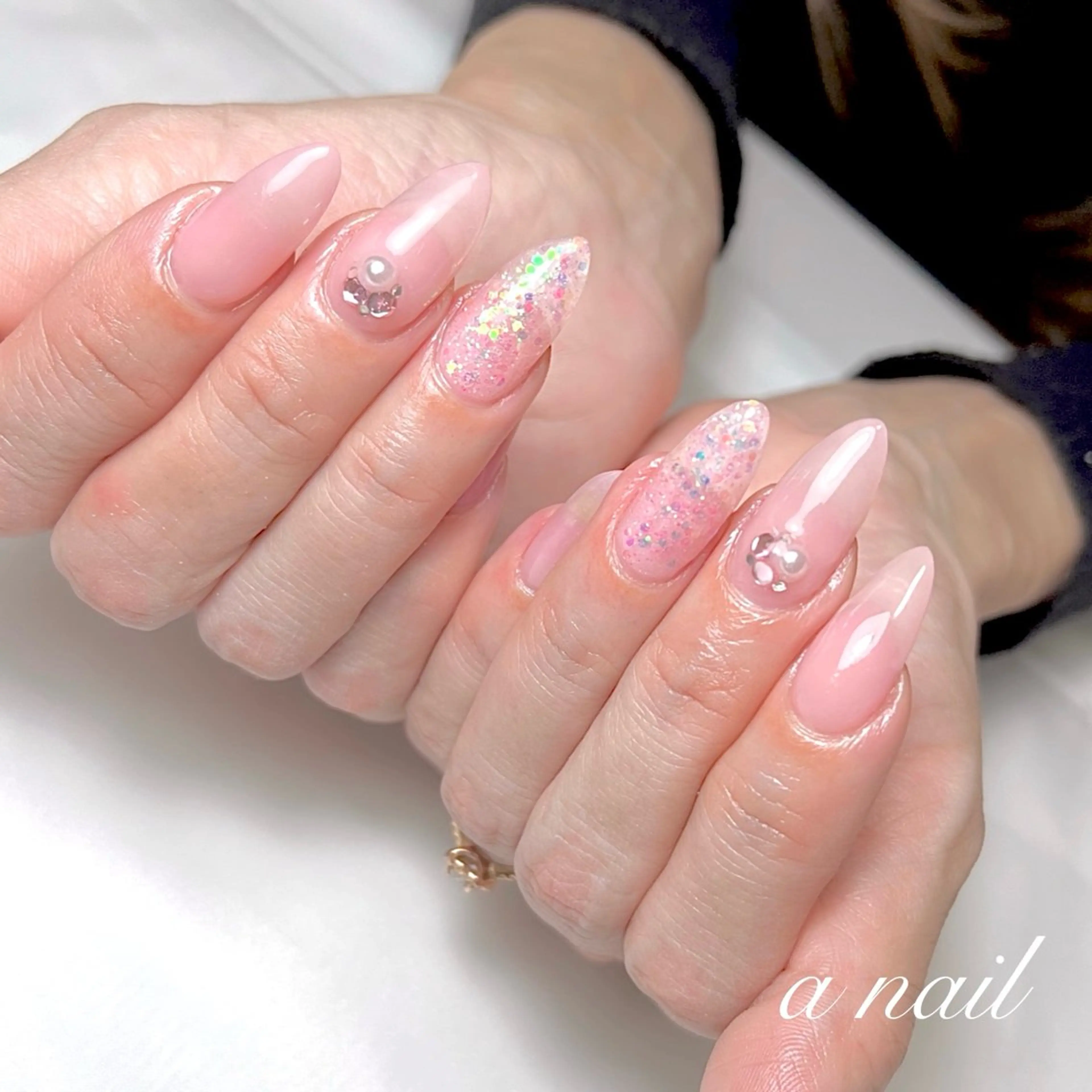 ネイル ホログラムネイル ラメ(グリッター) ラメグラデーション ロングネイル ワンカラーネイル Salon_ a.nailのネイルデザイン