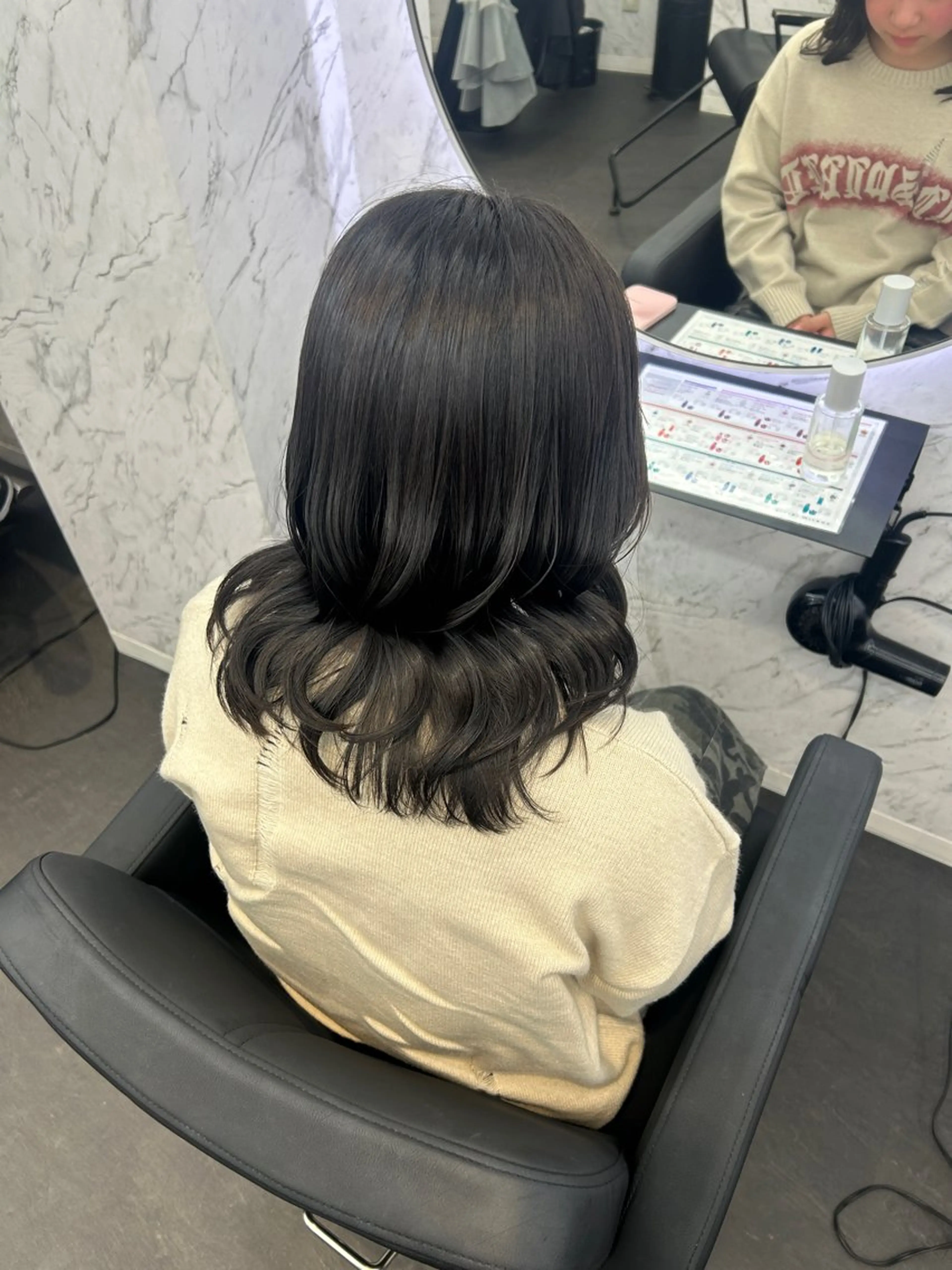 ロング トリートメント トリートメント 韓国艶カラー 🇰🇷💎MIUのヘアスタイル