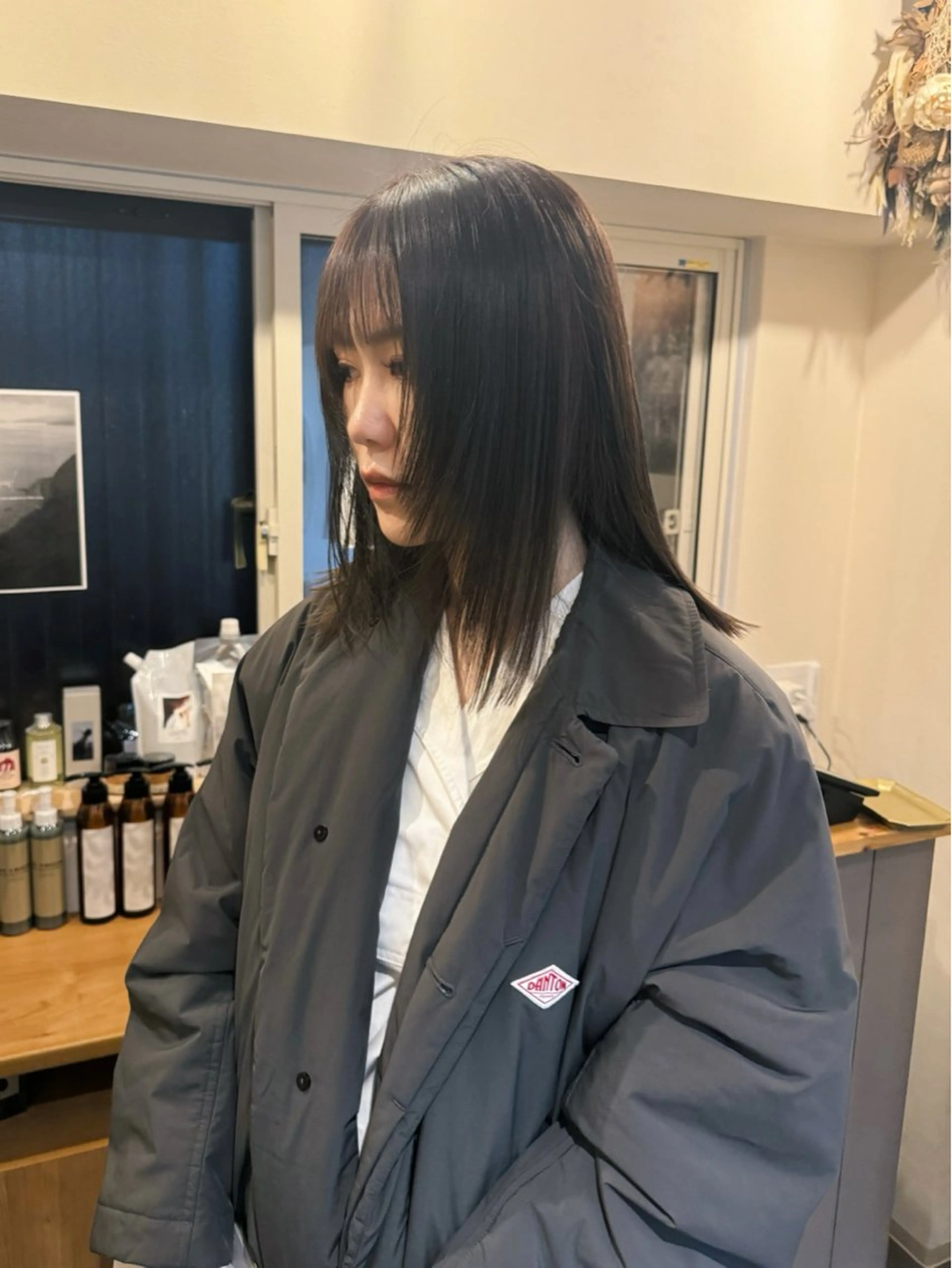 ミディアム カラー カット ヘアカラー トリートメント ヘアセット ハルカ/透け感カラー /顔周りレイヤーのヘアスタイル