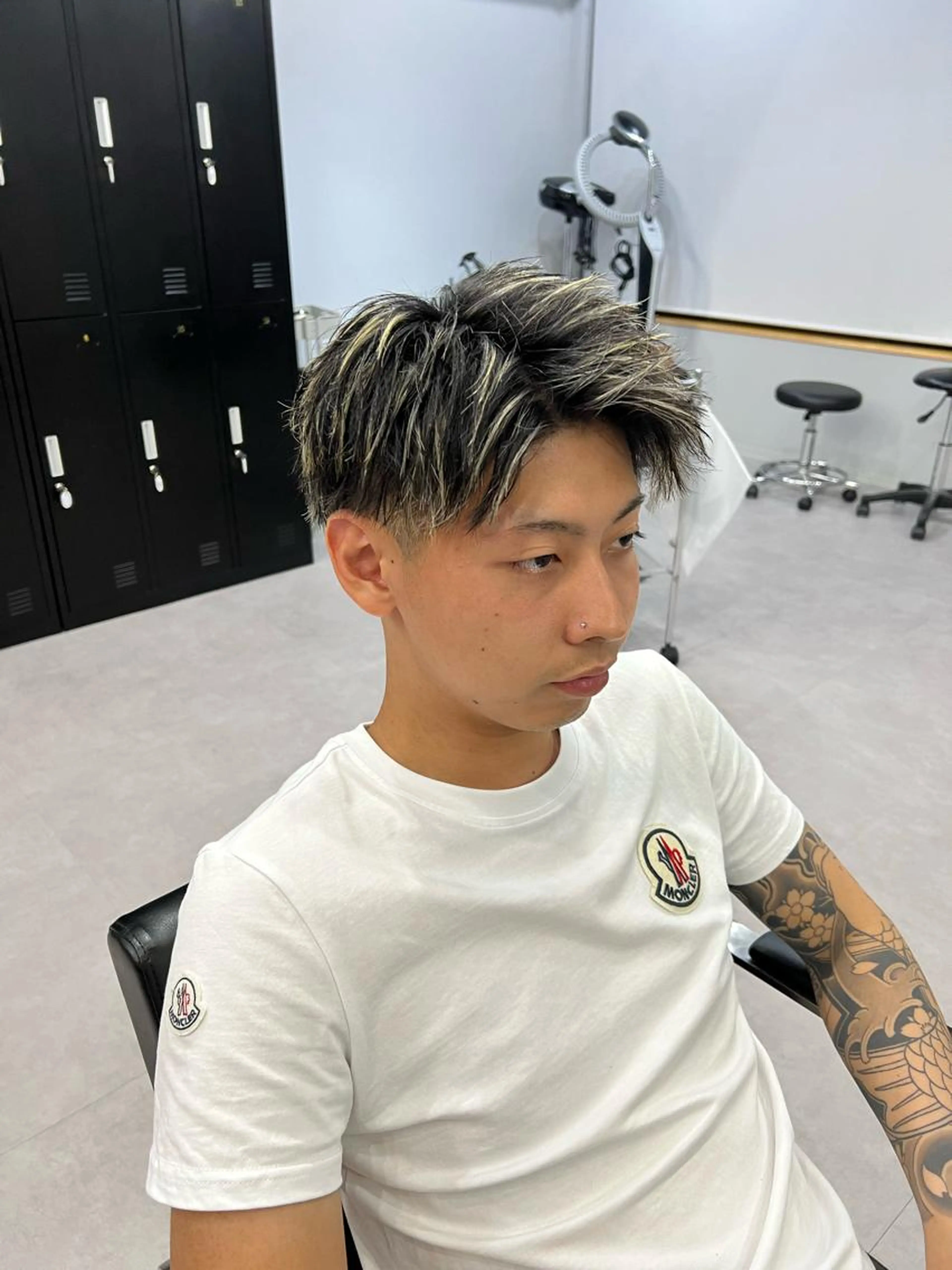 🌟メンズカット+ハイライト+カラー🌟の写真