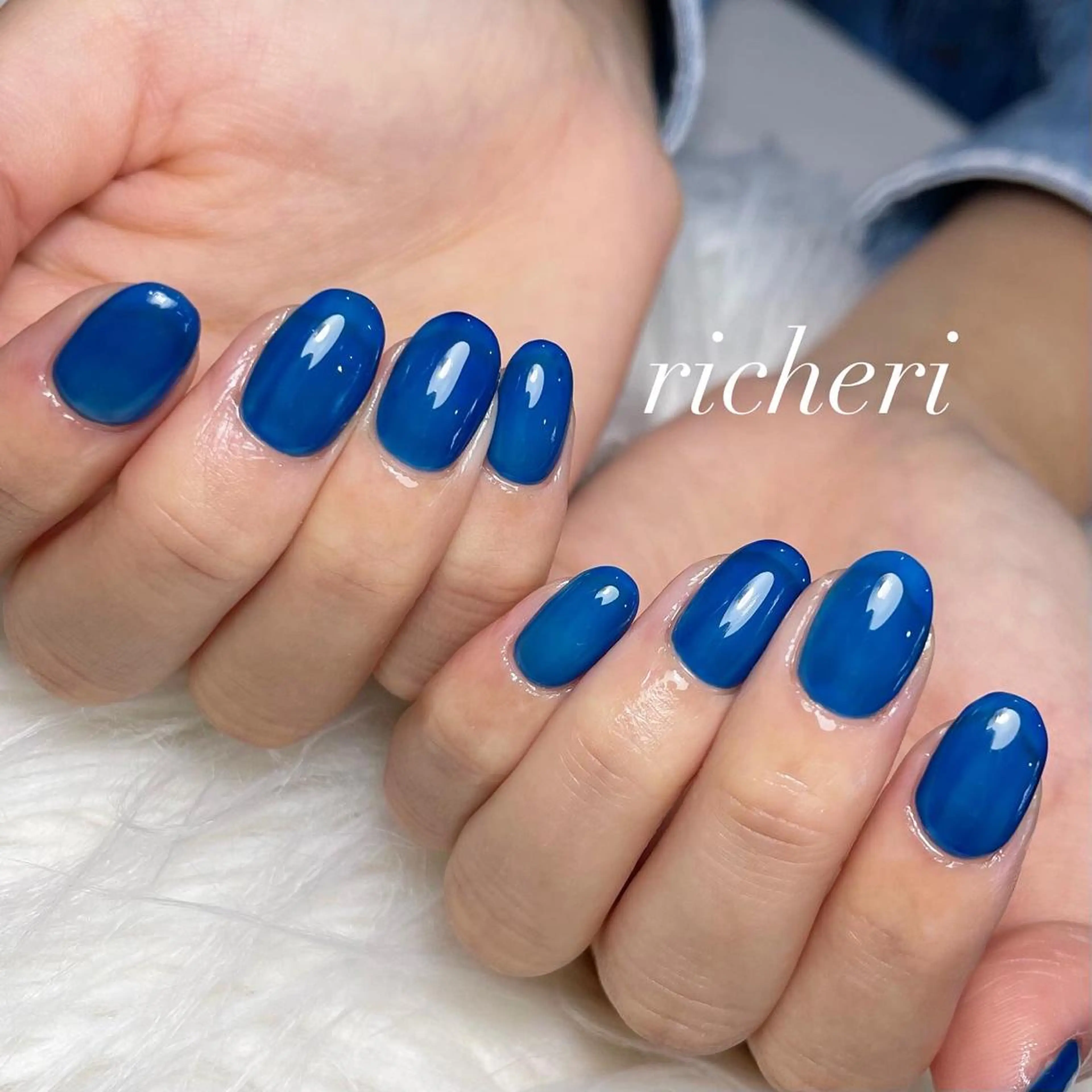 ミディアム ネイル 韓国風ヘア アートネイル ブルー フレンチネイル ジェルネイル richeri beautyのエステ・リラクイメージ