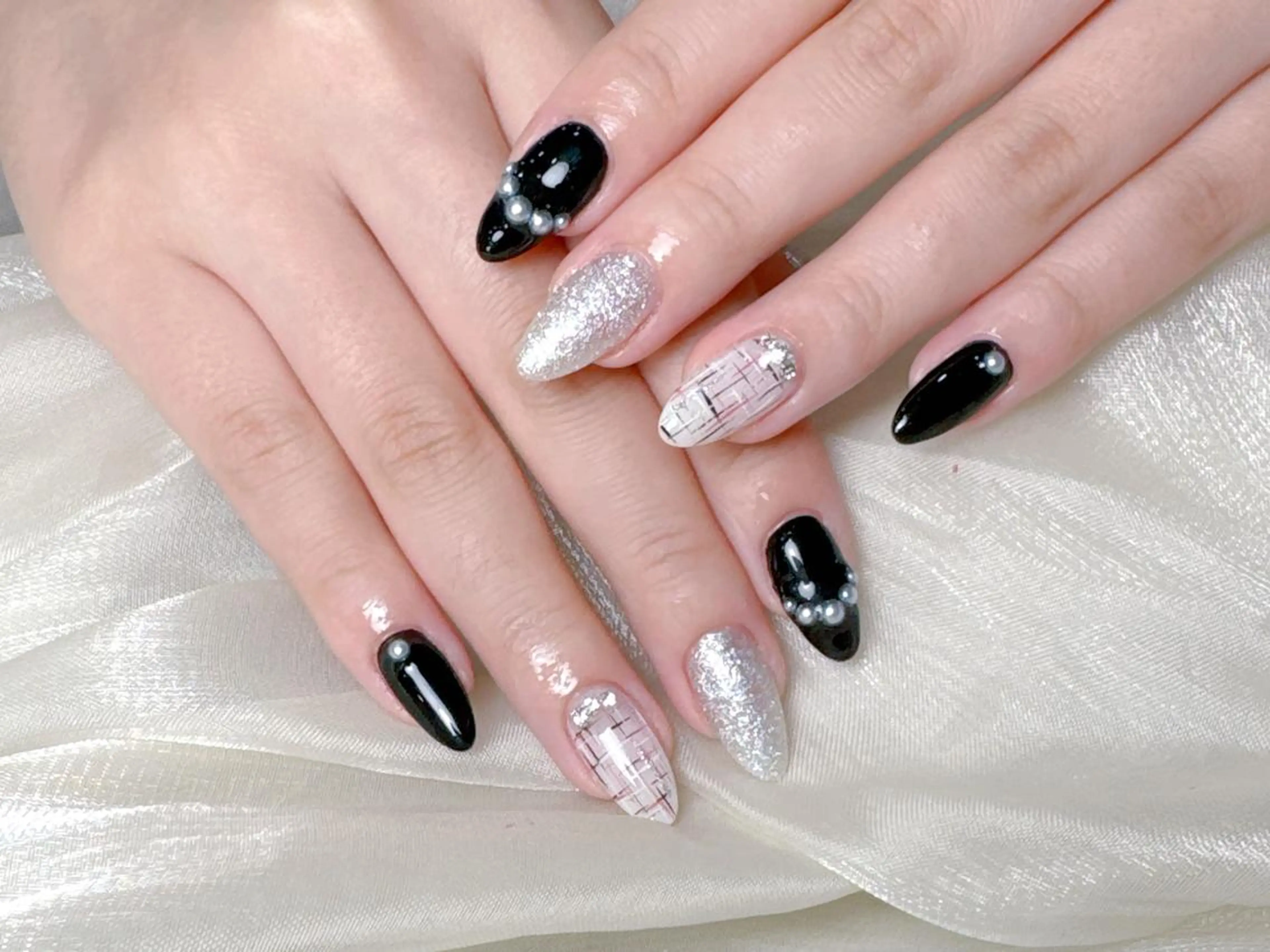 ネイル カジュアル チークネイル フレンチネイル ジェルネイル ガーリー ハンドネイル ハンドケア 🎀も ものネイルデザイン