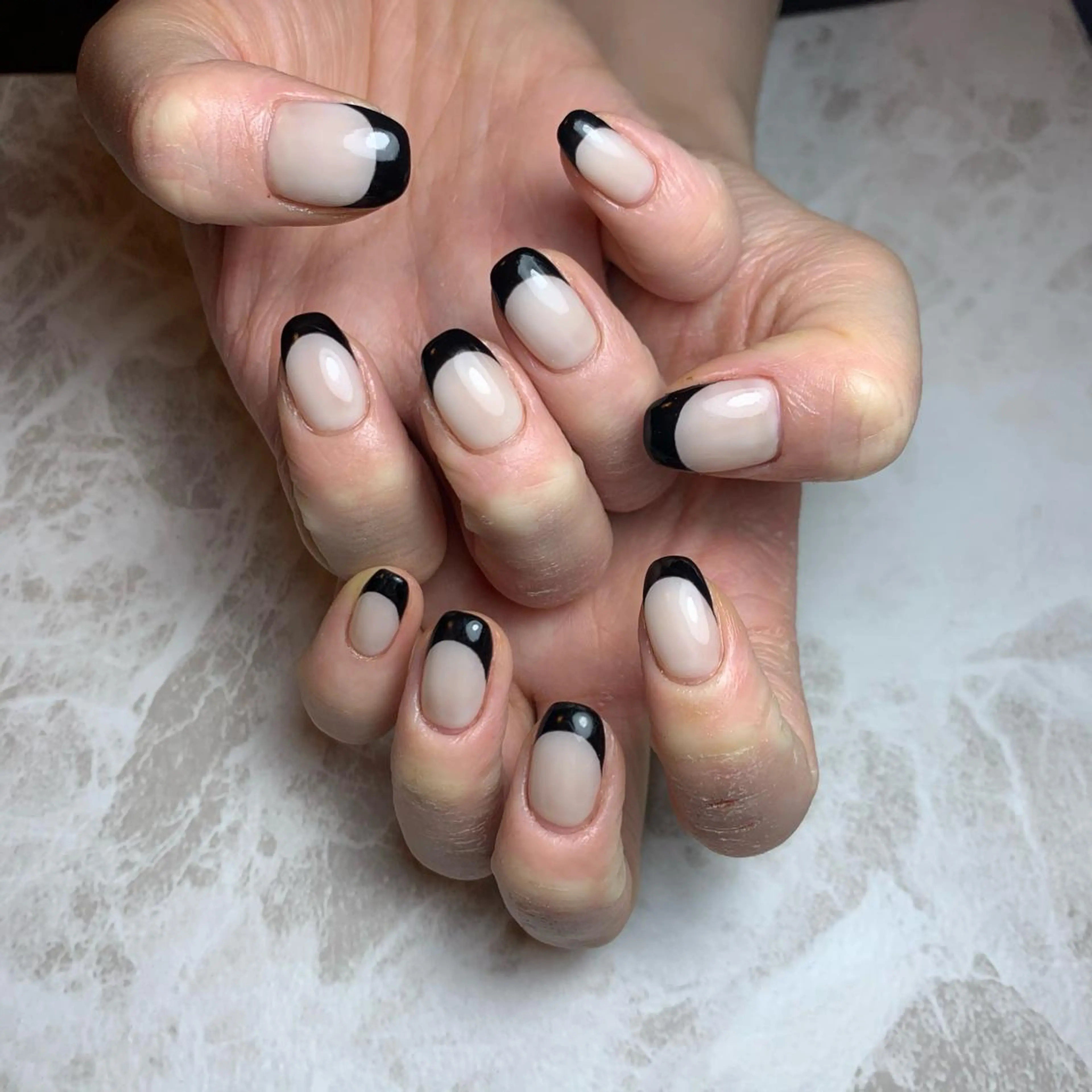 ネイル フレンチネイル repos~ルポ~所属・里見 麗のネイルデザイン