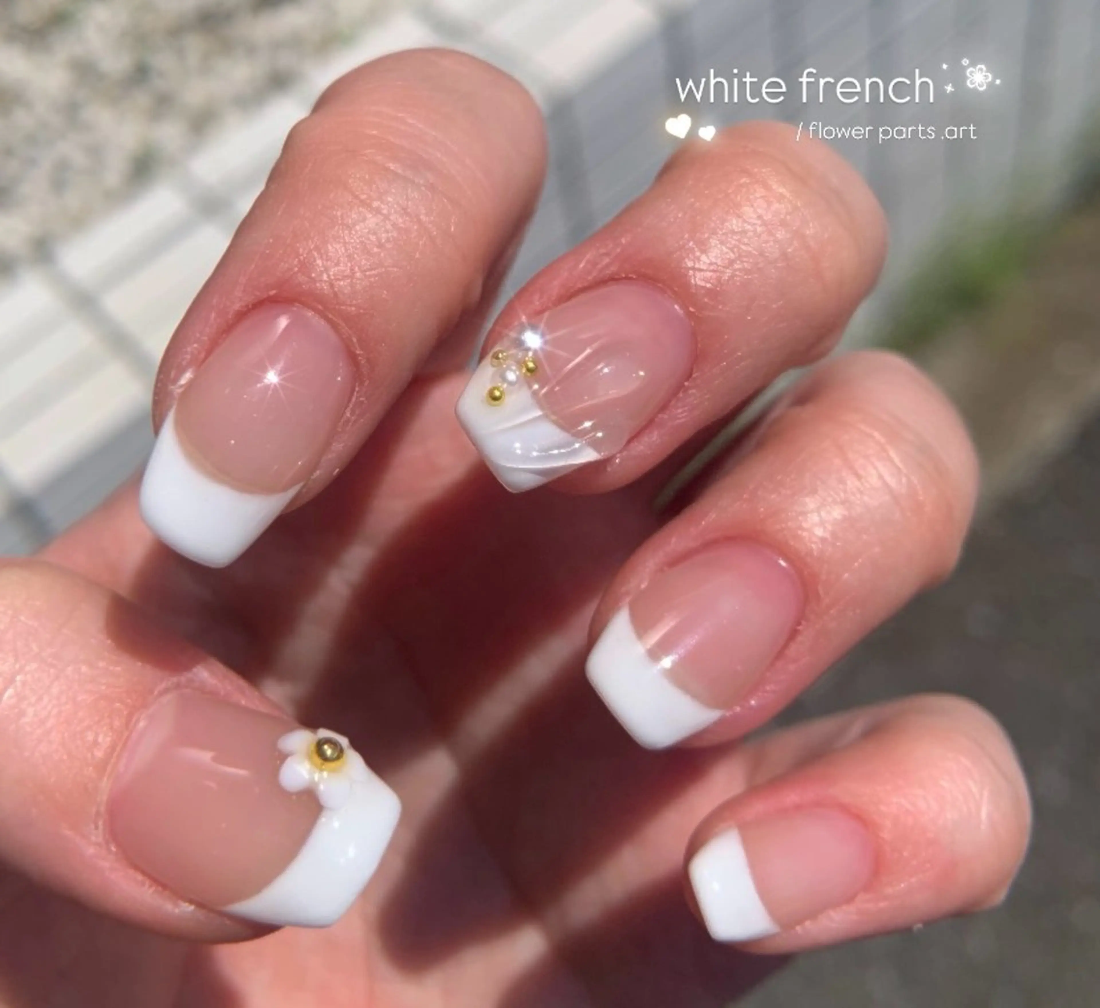 ネイル フラワーネイル フレンチネイル 春ネイル ハンドネイル nail room LUNA⋆౨ৎ˚⟡のネイルデザイン