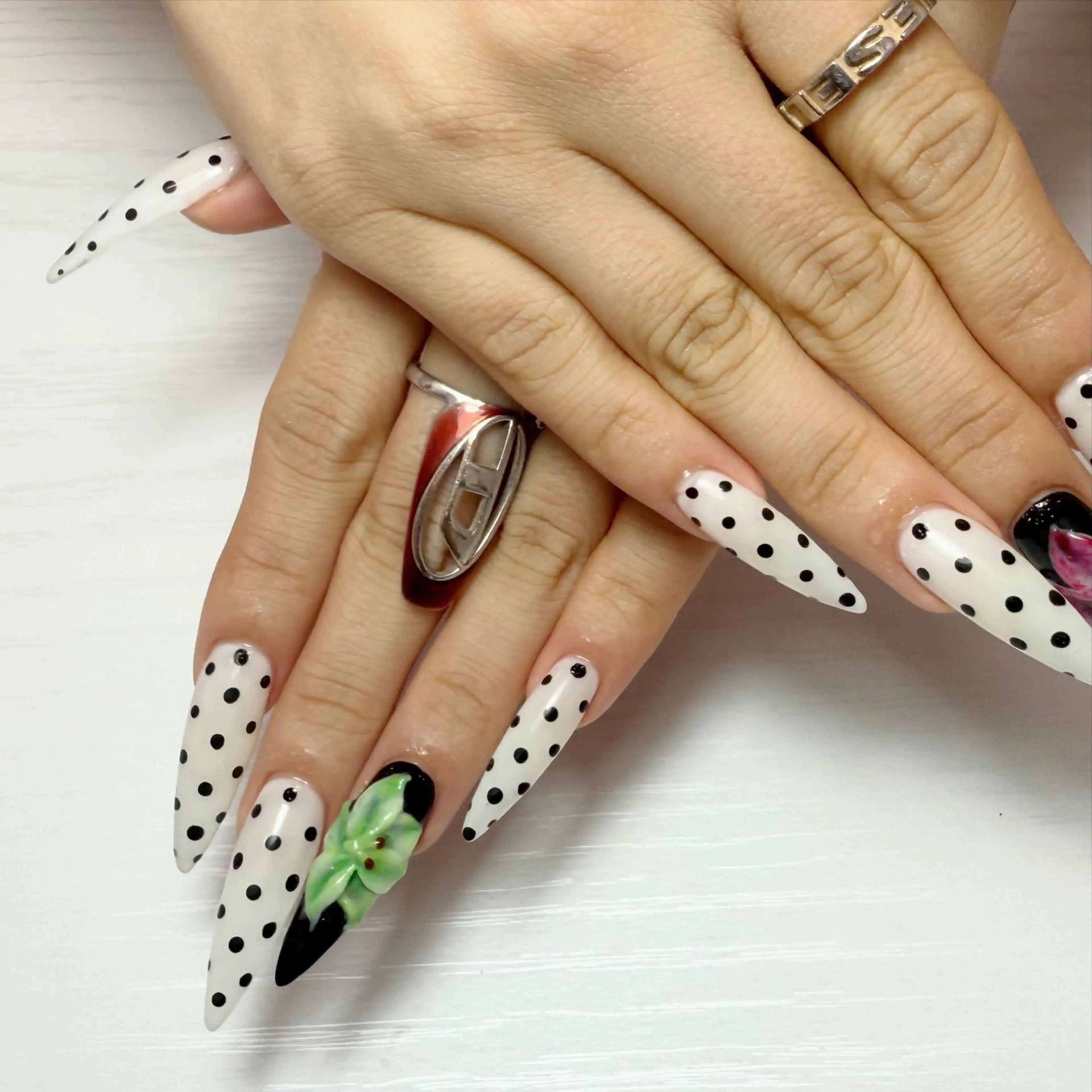 ネイル ハンドネイル Arva Manaのネイルデザイン