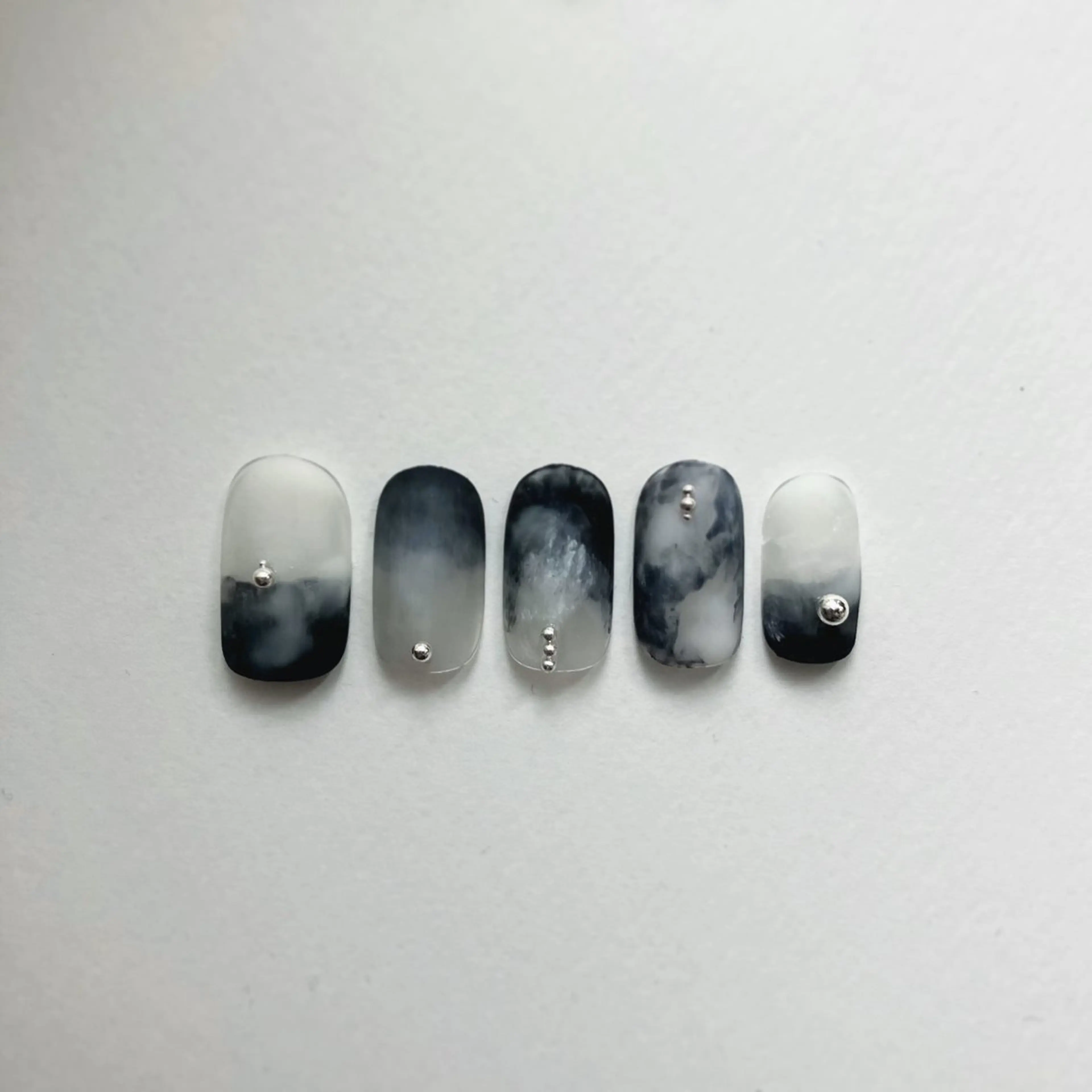 ネイル Nail salon Roovely 代官山店【ネイルサロンルブリー】所属・roovely Rumi／ニュアンスのネイルデザイン