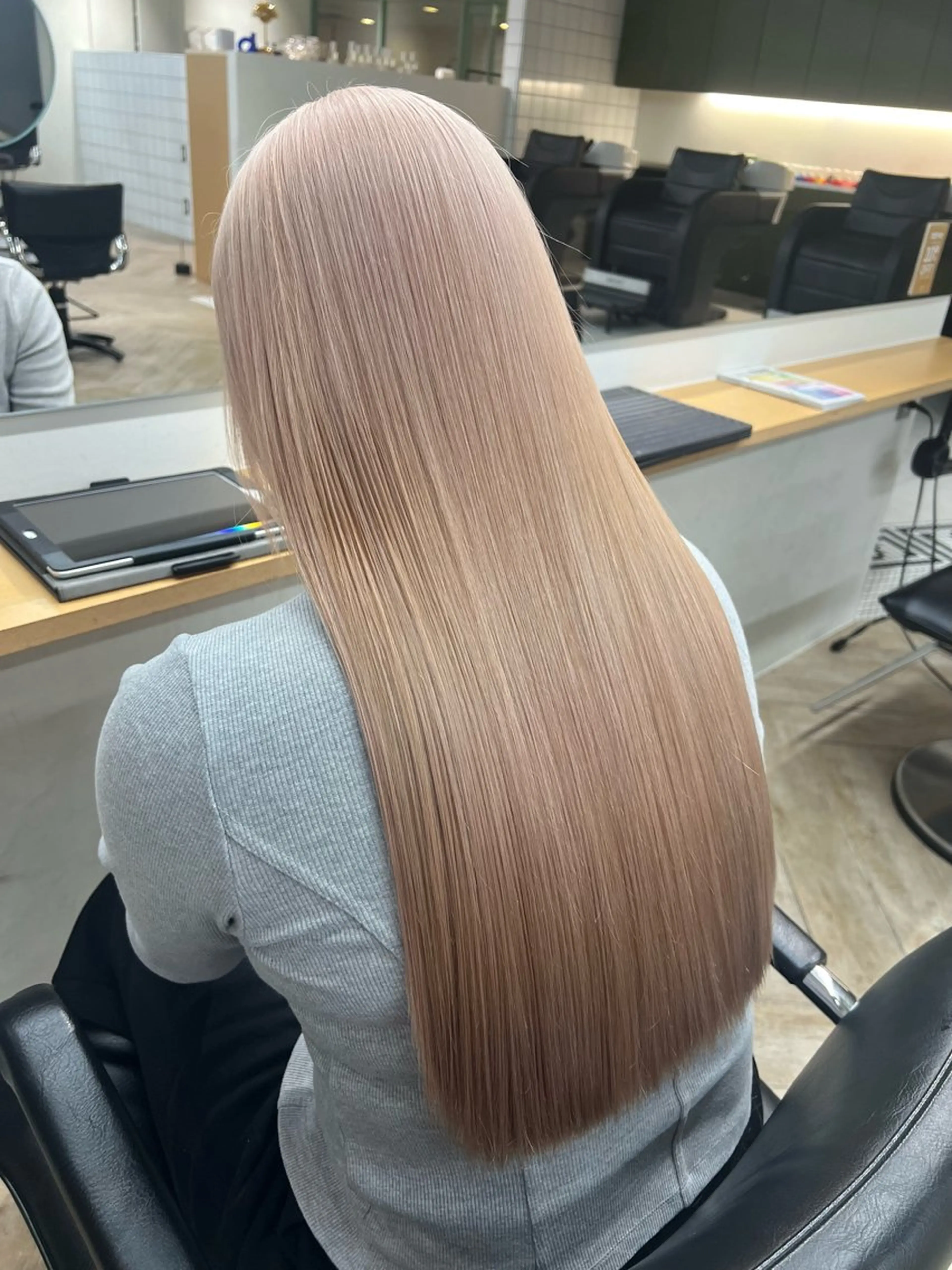 ロング カラー ヘアカラー トリートメント ベージュカラー 新潟/万代/井上佑のヘアスタイル