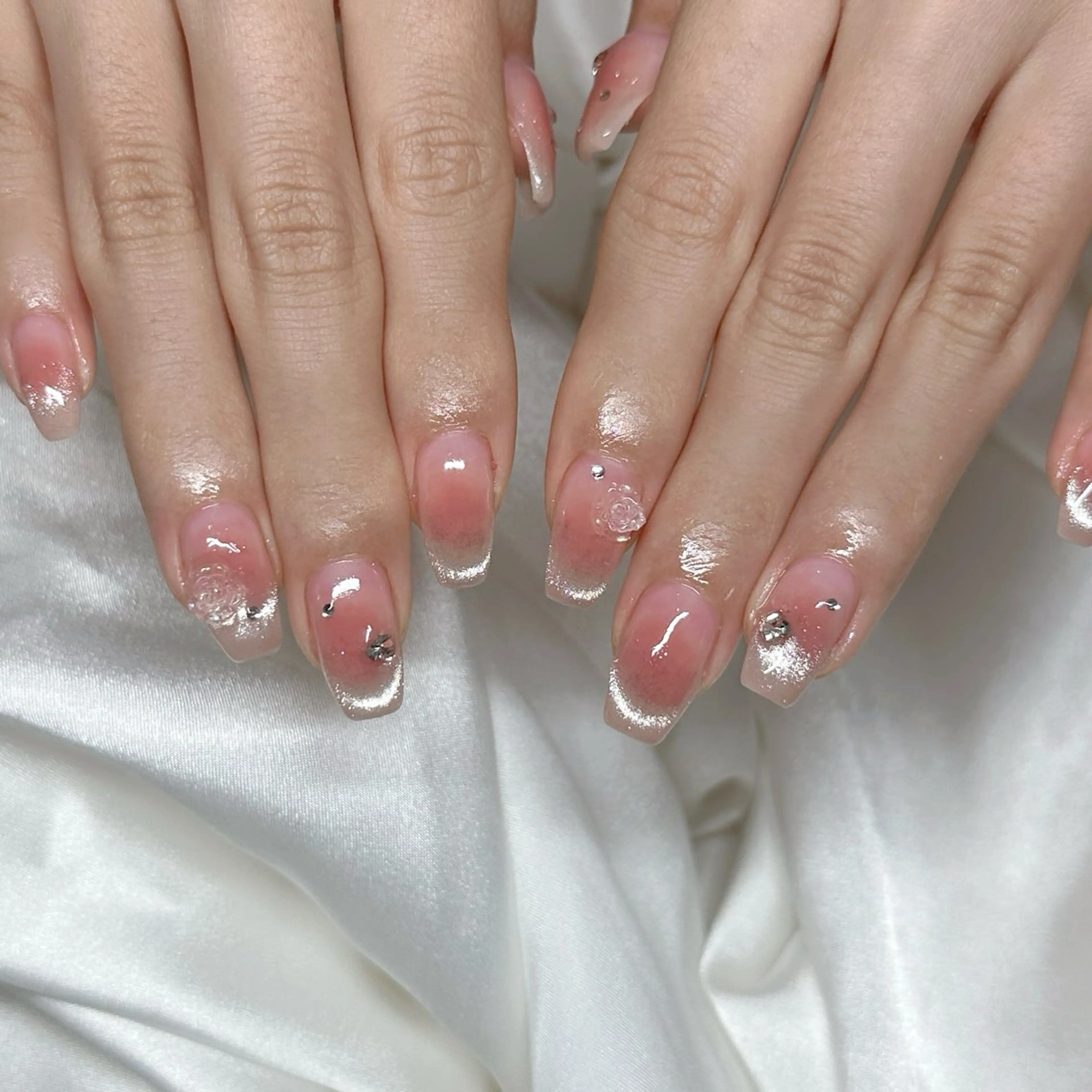 ネイル チークネイル 韓国ネイル マグネットネイル 春ネイル ワンホンネイル ハンドネイル L'oeillet所属・L'oeillet HIBIKIのネイルデザイン