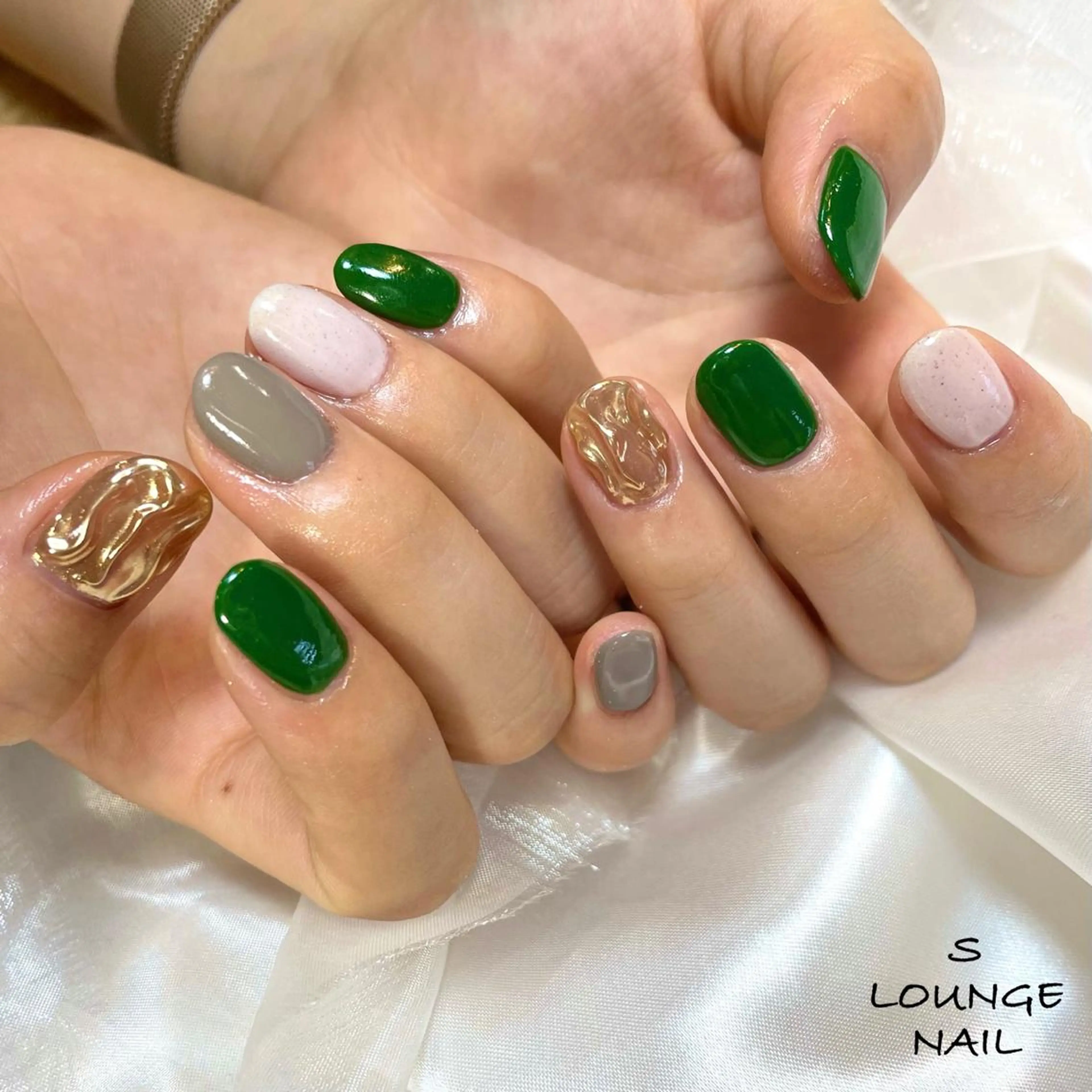 ネイル アートネイル S LOUNGE NAIL所属・パーツたくさん🍓 SUMIのネイルデザイン