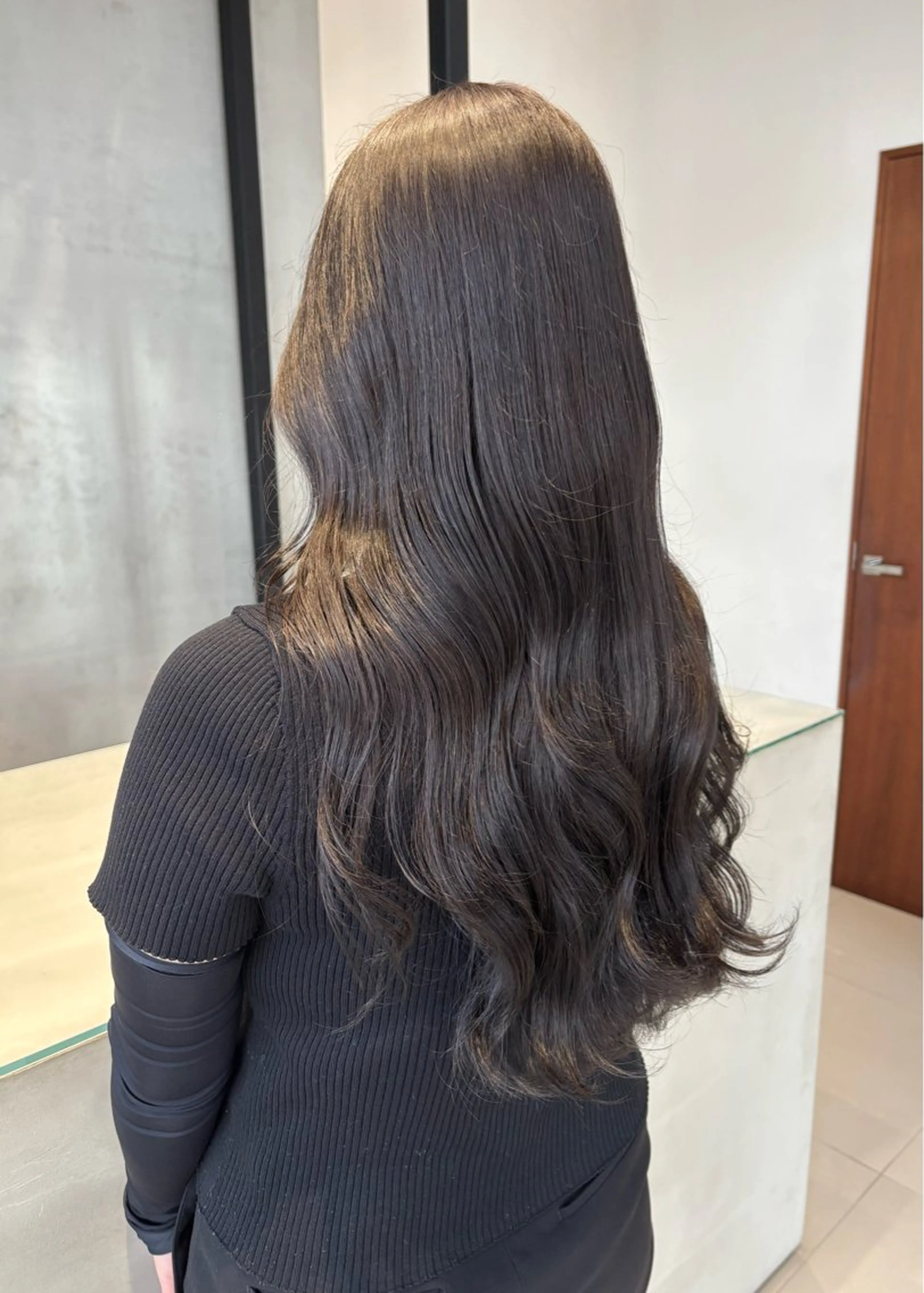 ロング 岡本 彩楓のヘアスタイル