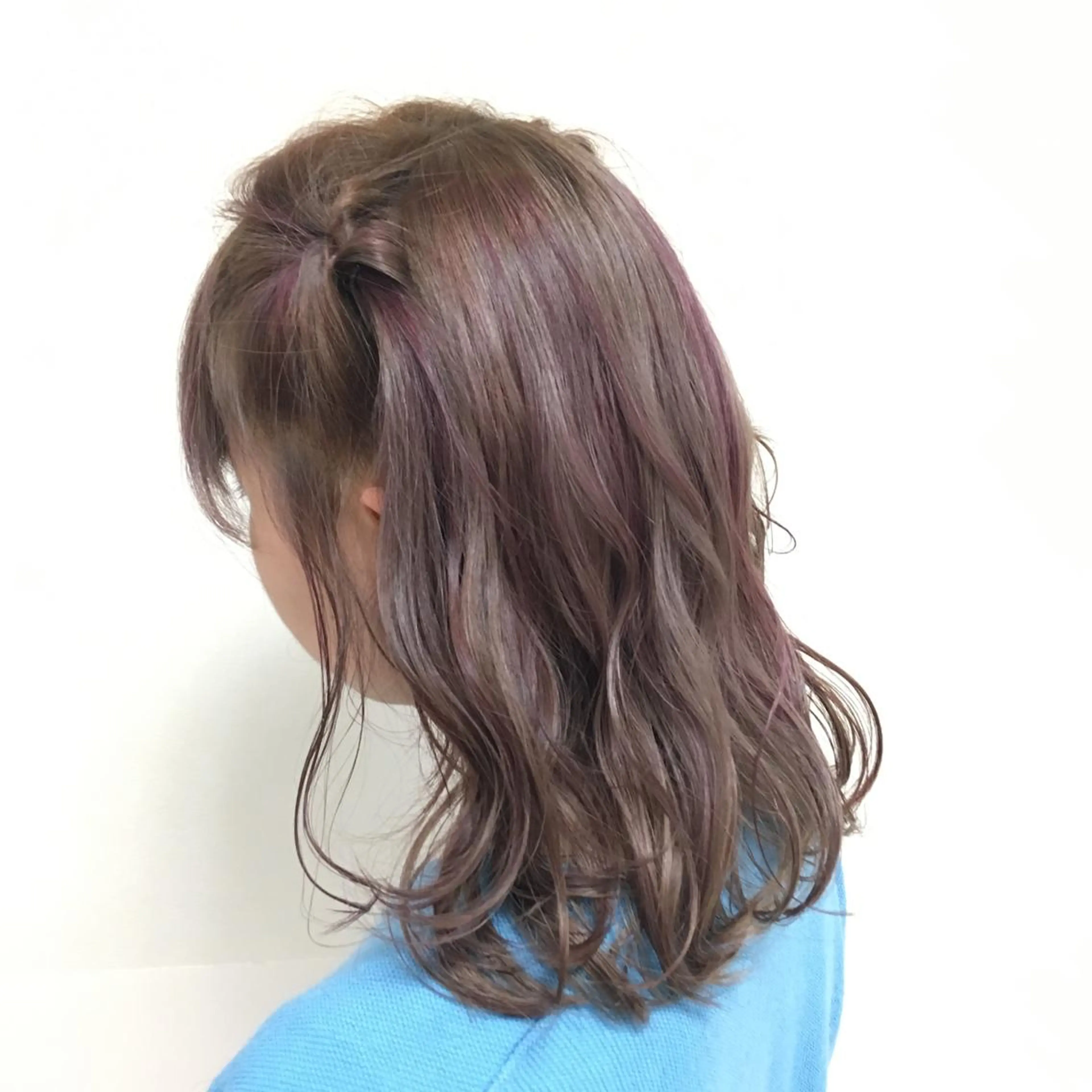 セミロング カラー ヘアアレンジ ブリーチ グレージュ ピンクカラー 【Sweep】おじま のぞみのヘアスタイル