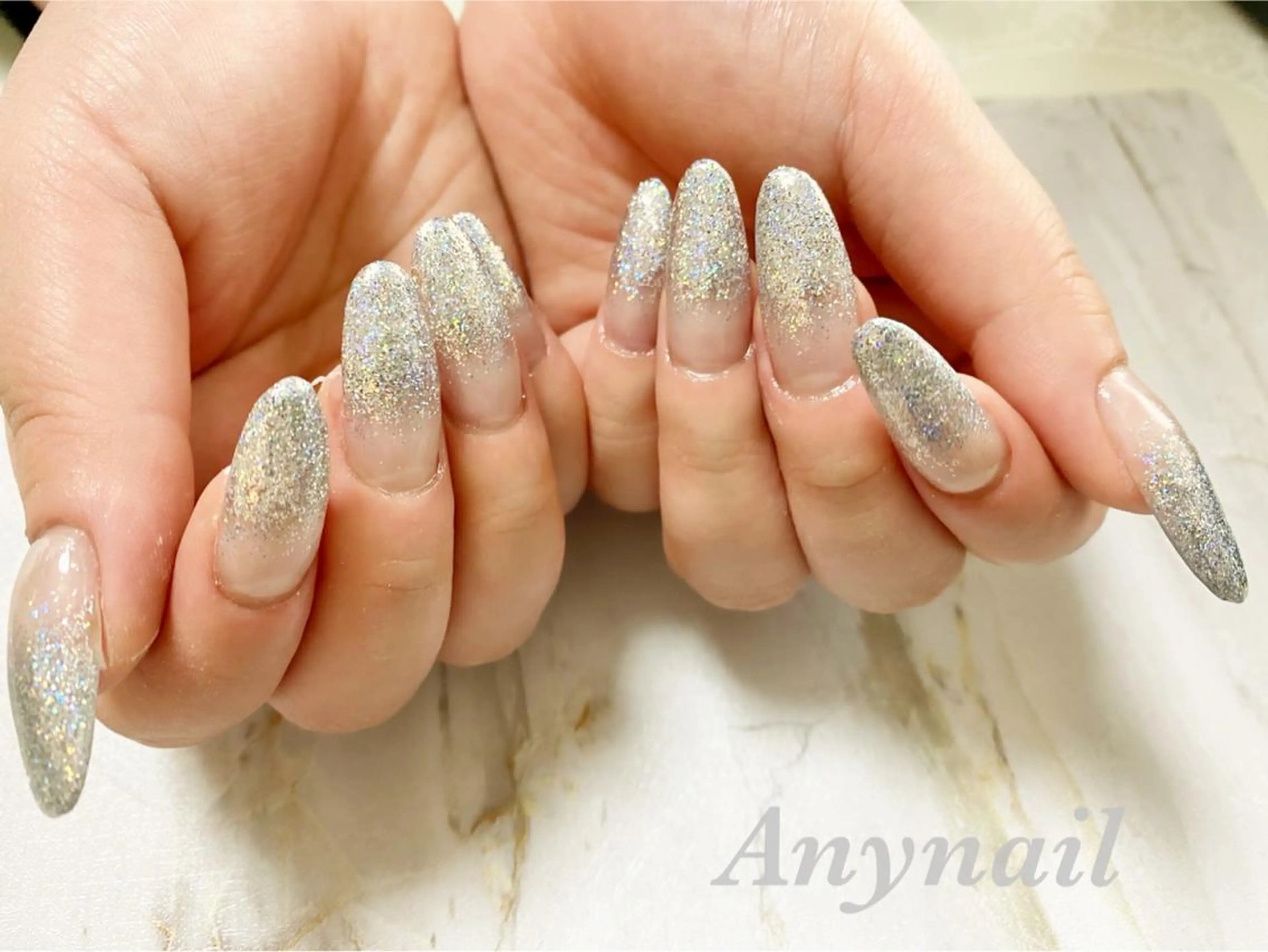 ネイル ブルー グラデーション キラキラネイル ラメ(グリッター) ラメグラデーション ハンドネイル 岩澤 恵子のネイルデザイン