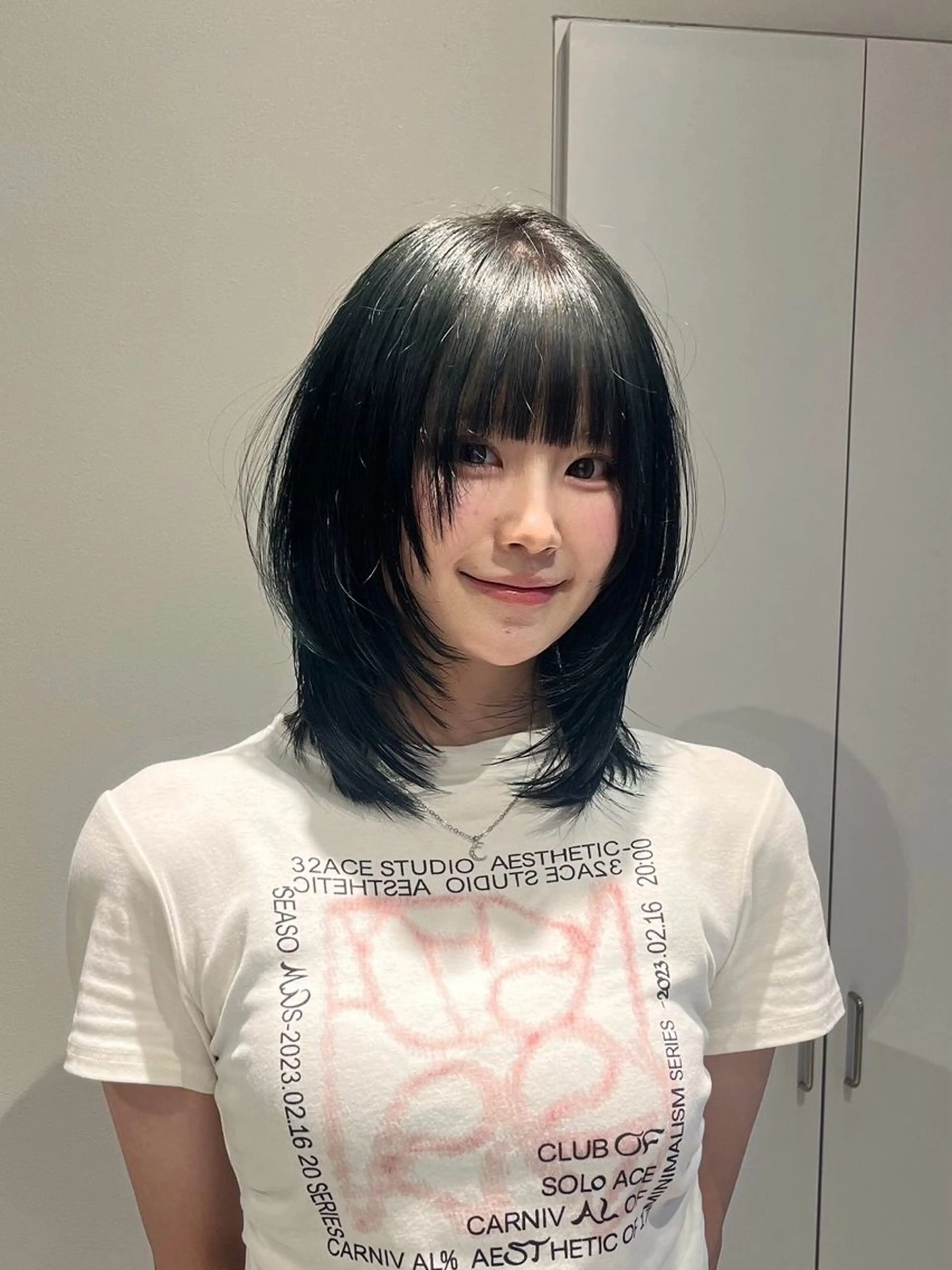 ミディアム ミディアムレイヤー レイヤーカット カット ユナ🎀レイヤー /韓国/ハイトーンのヘアスタイル