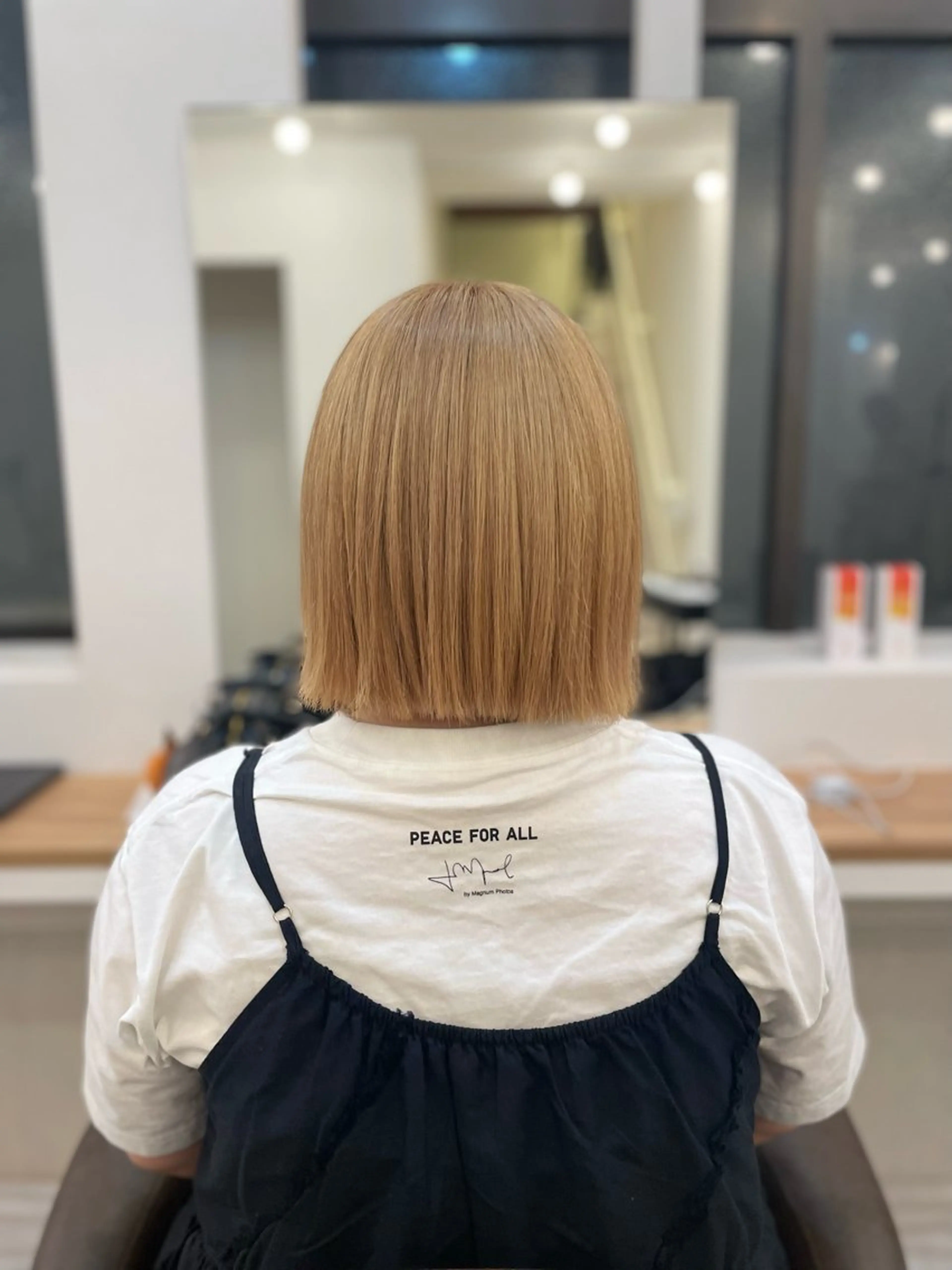 ミディアム カラー ベージュカラー ブリーチ 透明感カラー ミルクティーベージュ 山下 柚奈のヘアスタイル