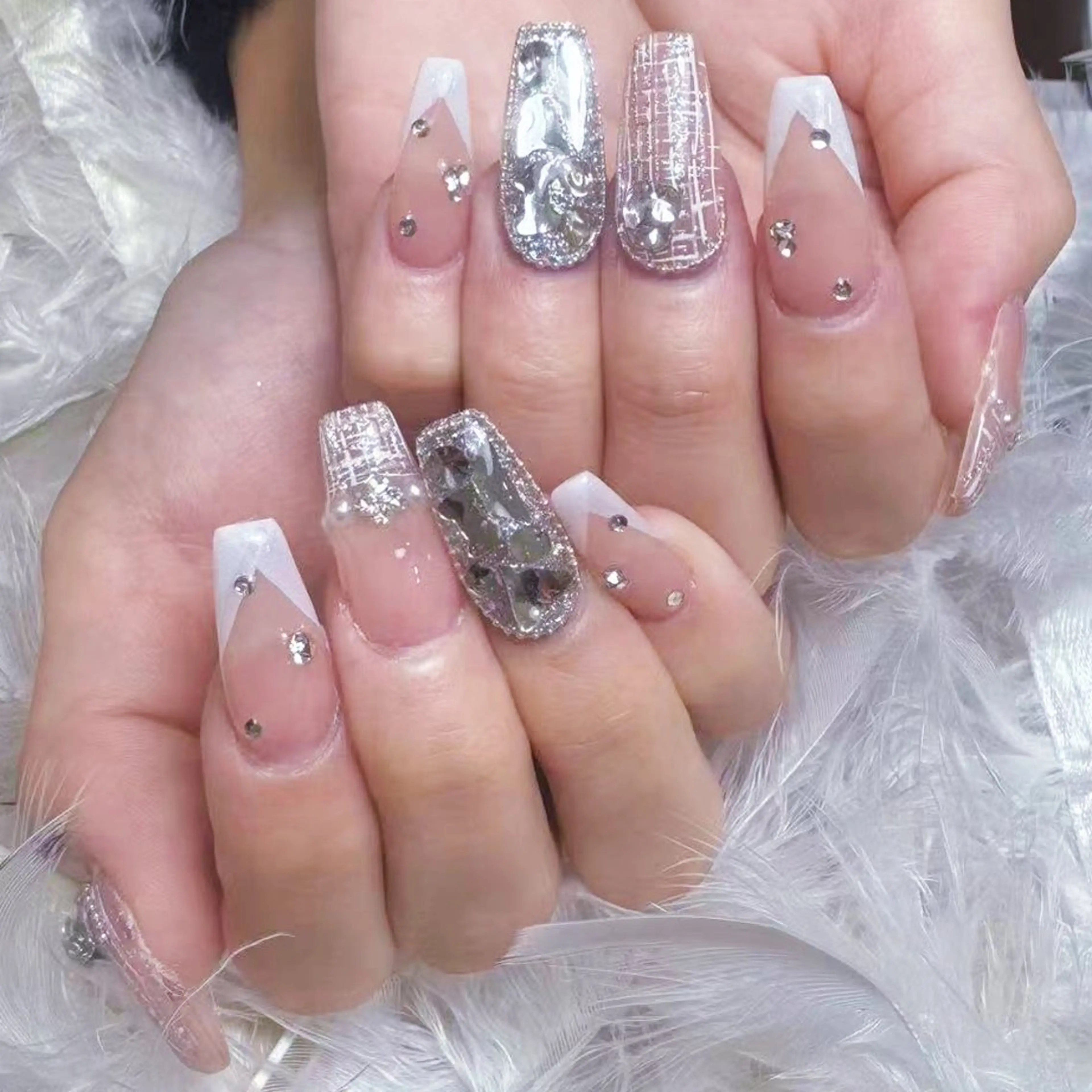 ネイル アートネイル オーロラネイル フラッシュネイル ガーリー キラキラネイル ハンドネイル Diamond NAIL💝のネイルデザイン