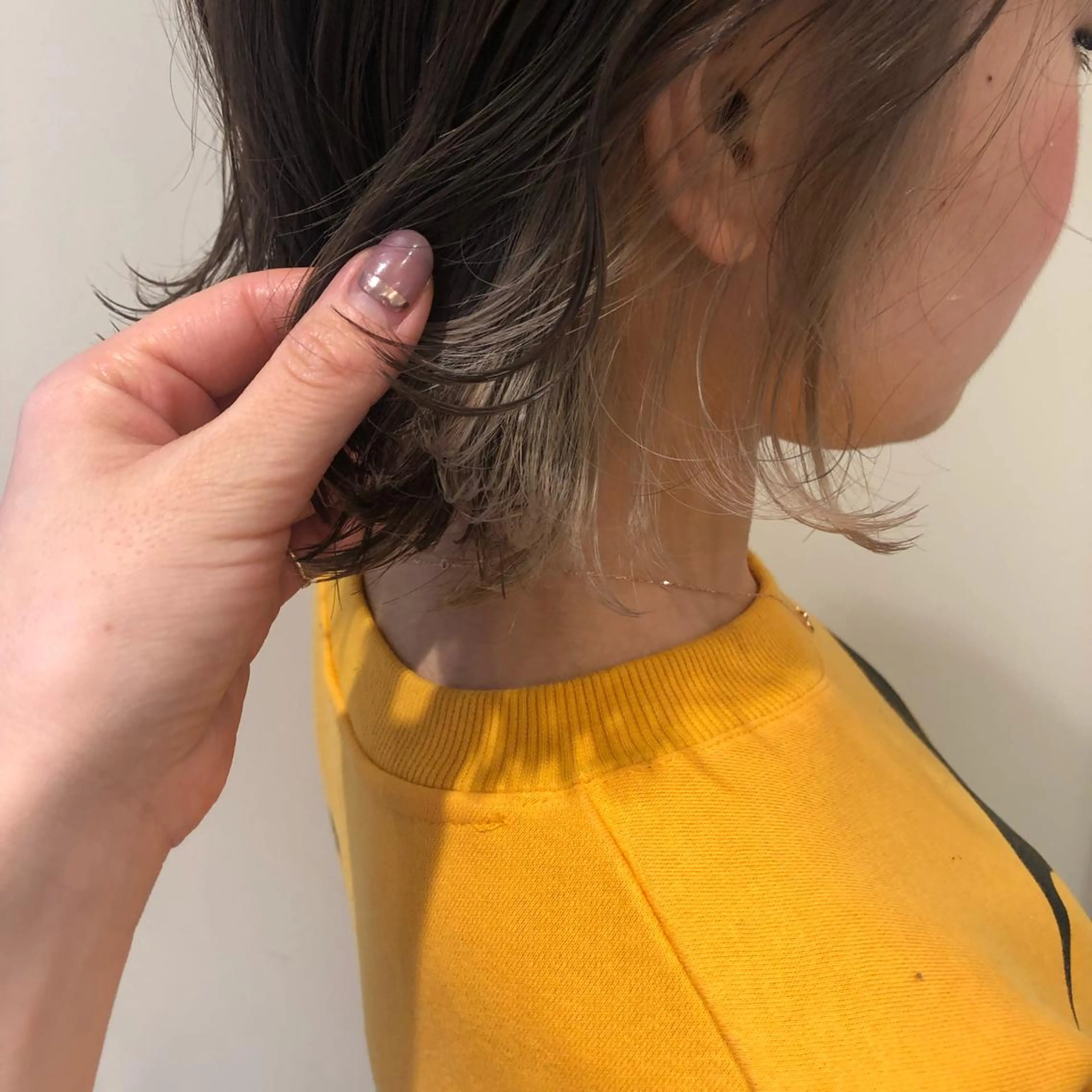 ショート カラー アッシュ ブリーチ ブルーカラー ブルージュ イヤリングカラー 韓国風ヘア♡ runaのヘアスタイル