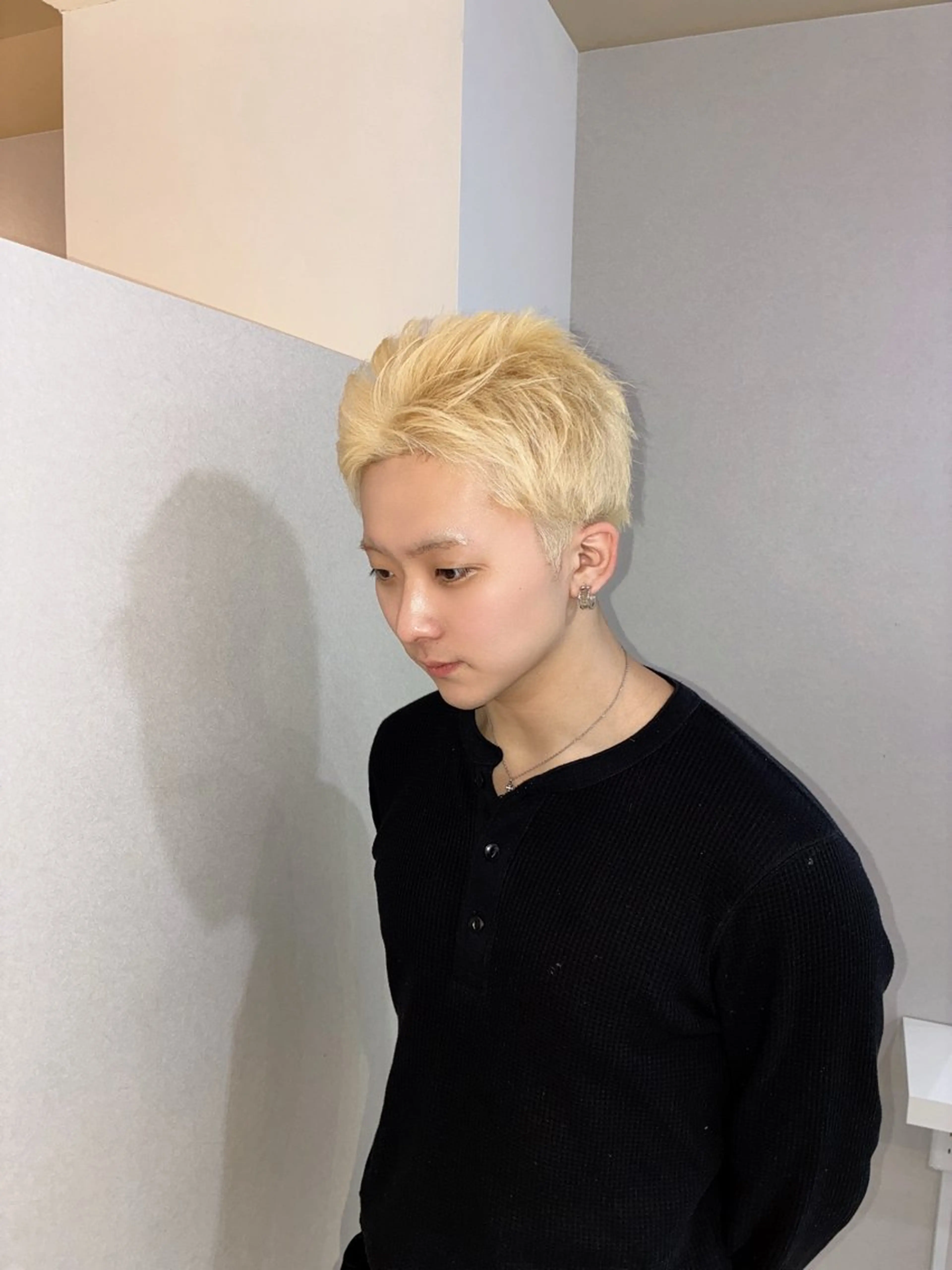 カラー ブリーチ 抜きっぱなしブロンド ブロンド 学生 ハナダ メイのヘアスタイル