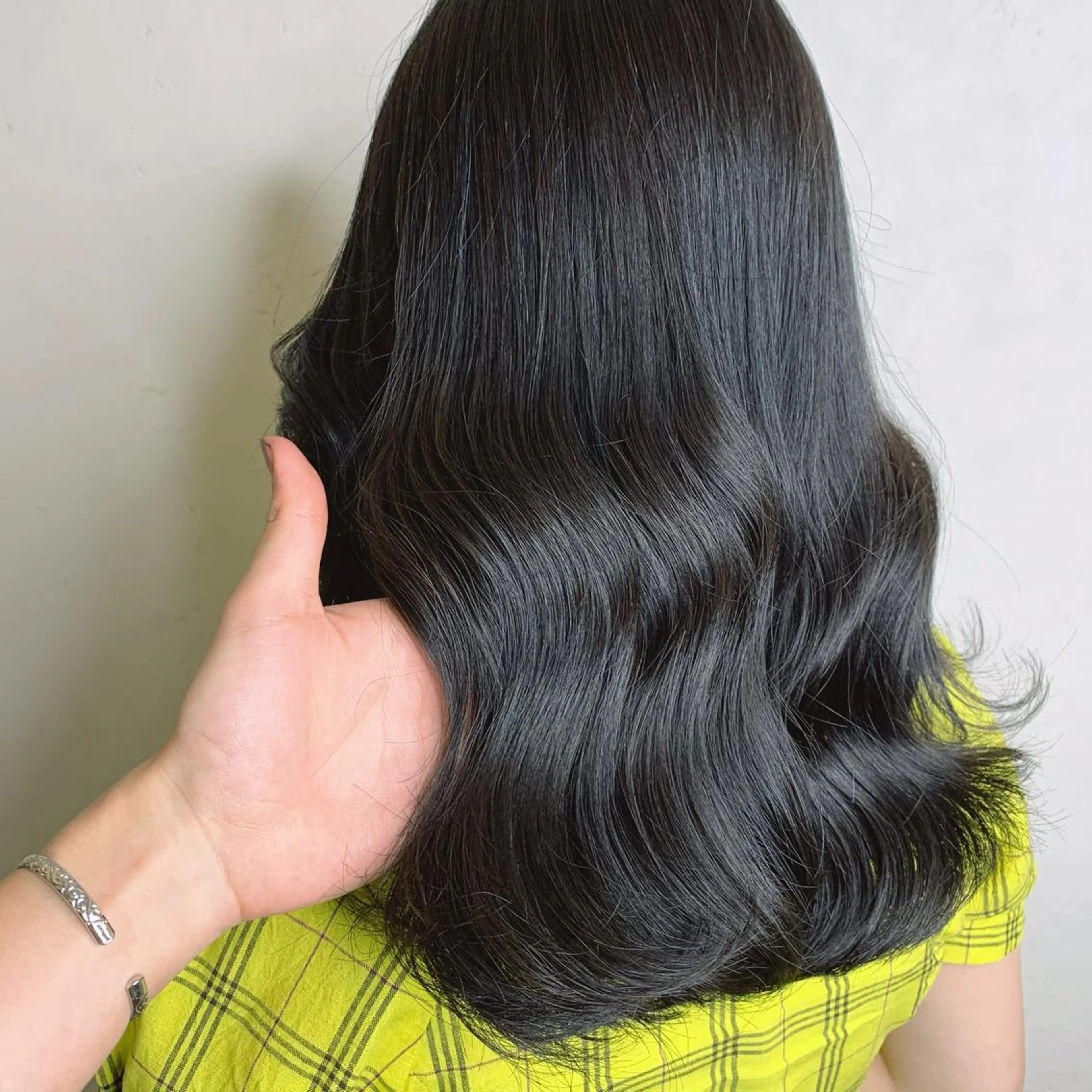 ミディアム カラー ブリーチ ケアブリーチ ダブルカラー ハイライトカラー イルミナカラー オリーブカラー 特化　　kaiのヘアスタイル