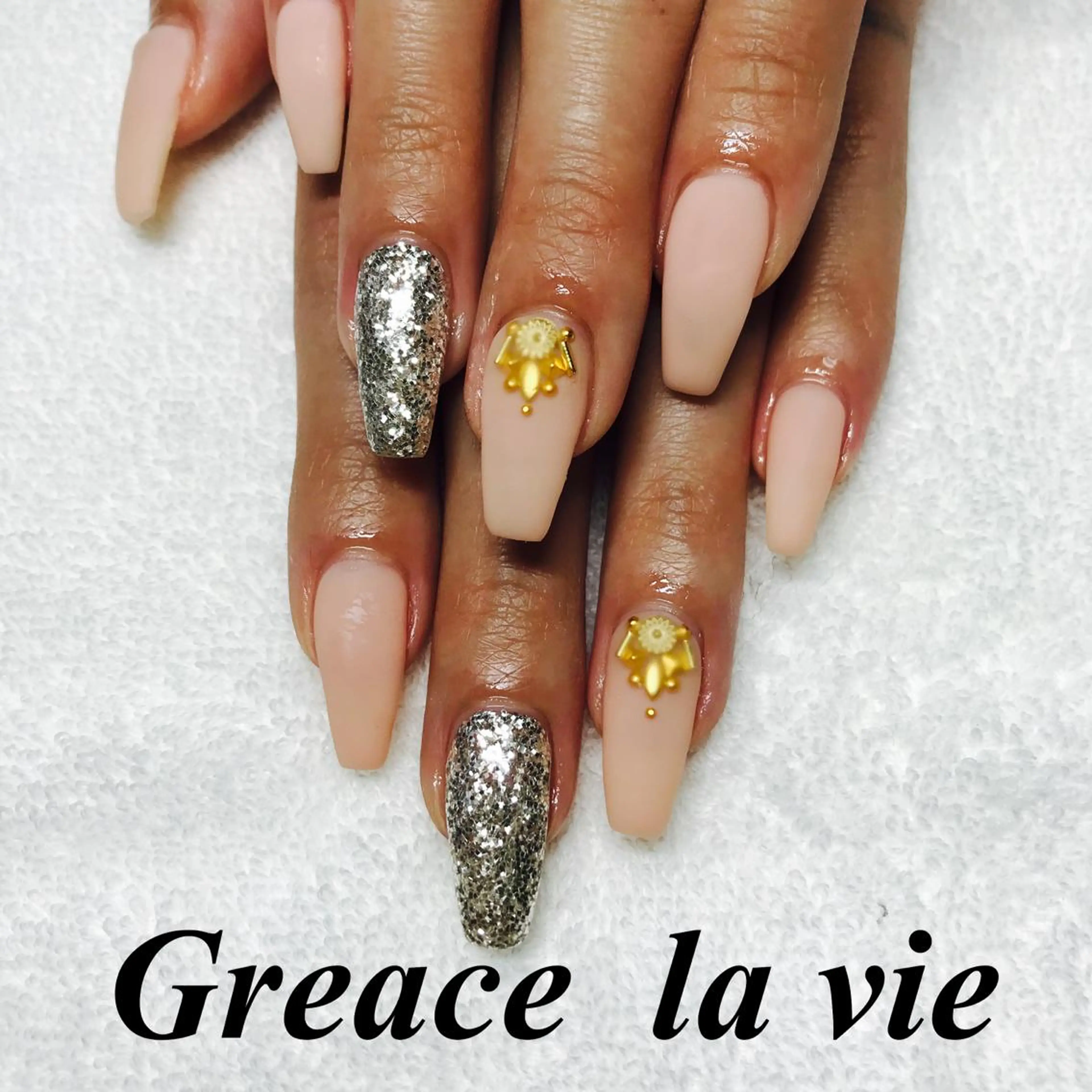 ロング カラー パーマ ヘアアレンジ キッズ ネイル マツエク・マツパ マットネイル シンプルネイル Greace la vie所属・Greace  la vieのネイルデザイン