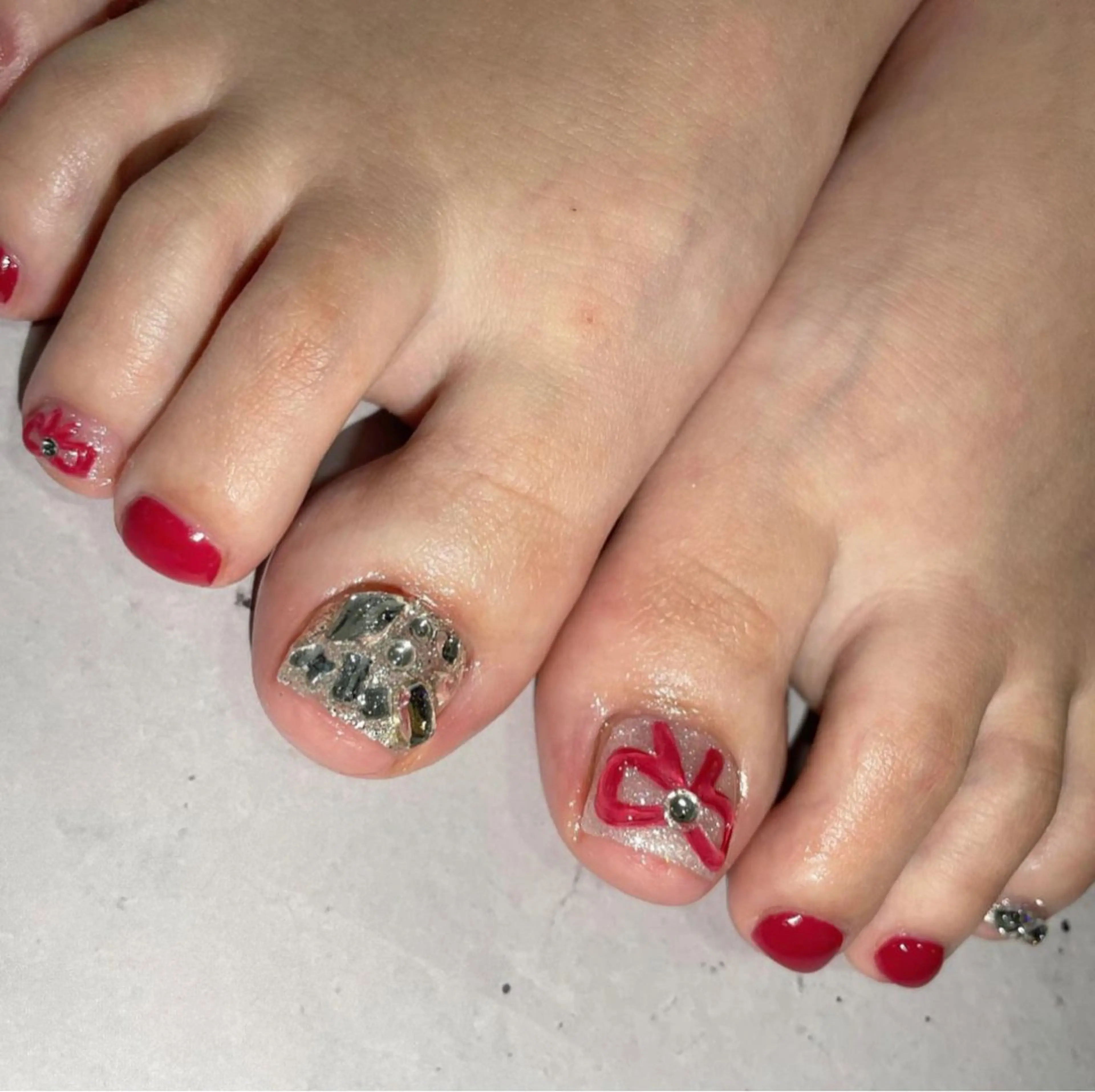 ネイル アートネイル La vie est belle.所属・ラヴィエベル なつみのネイルデザイン