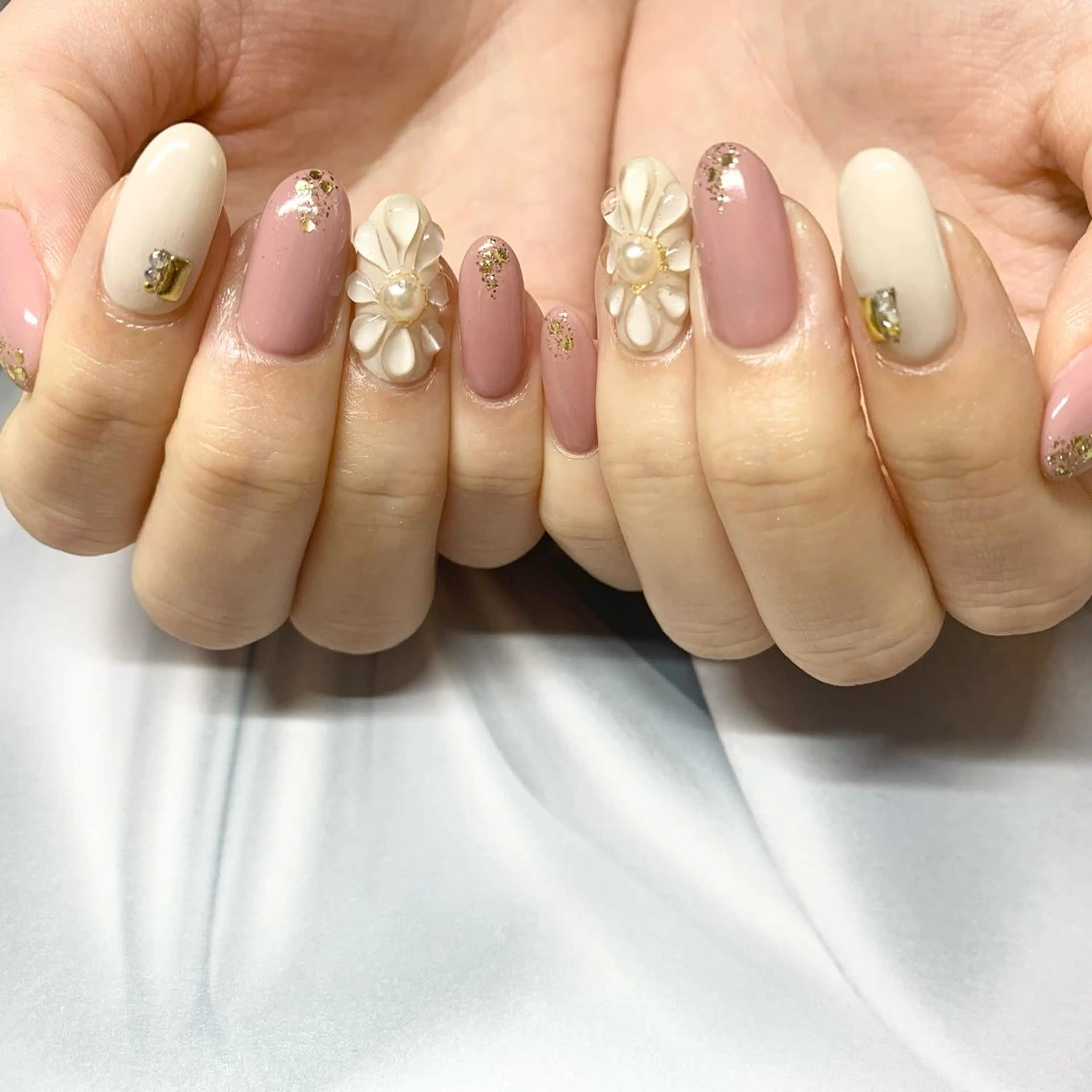 ネイル ハンドネイル ウシク ミユキのネイルデザイン