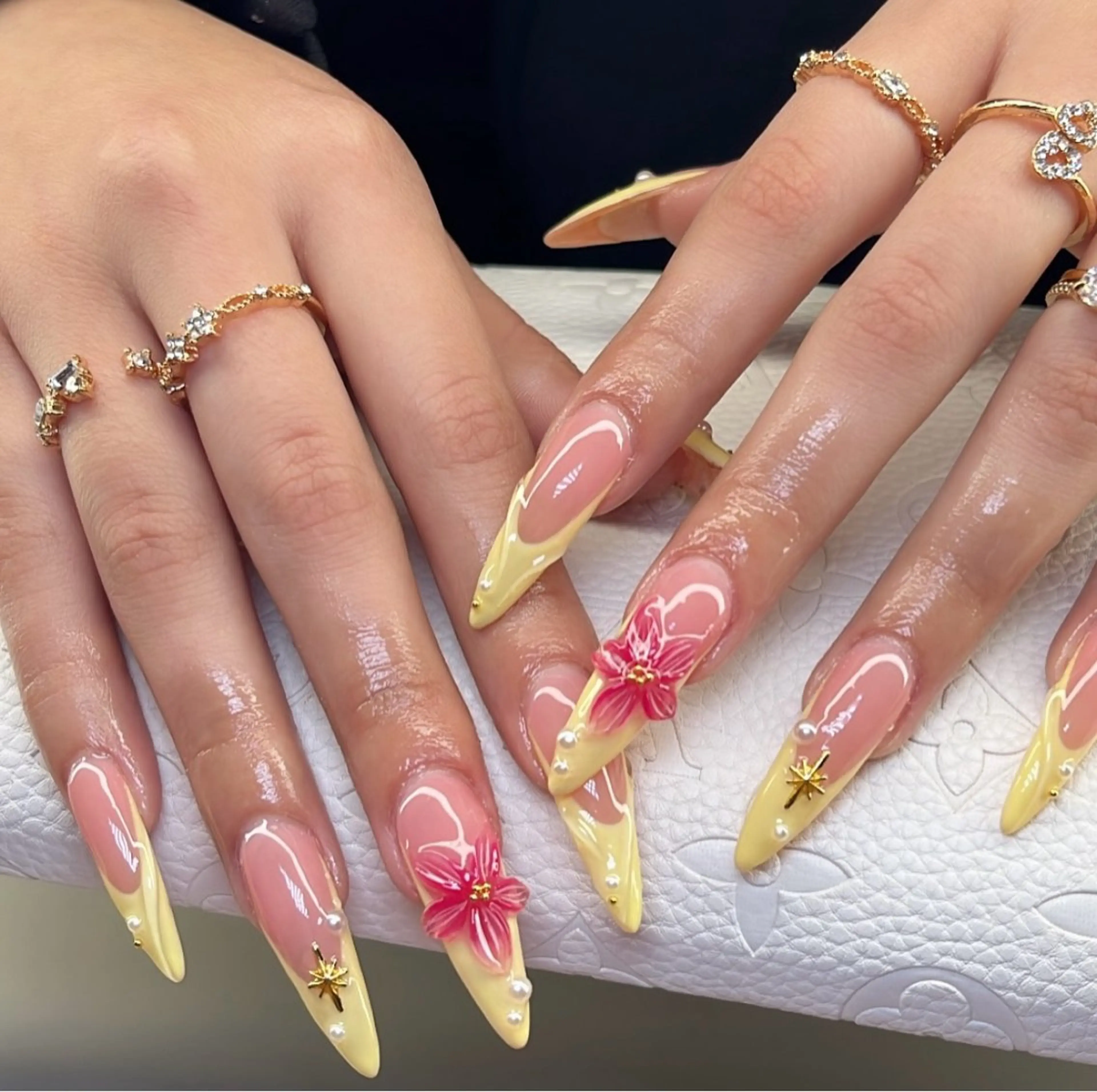 ネイル グラデーション キラキラネイル ワンカラーネイル 冬ネイル Jenn Nail Salonのネイルデザイン