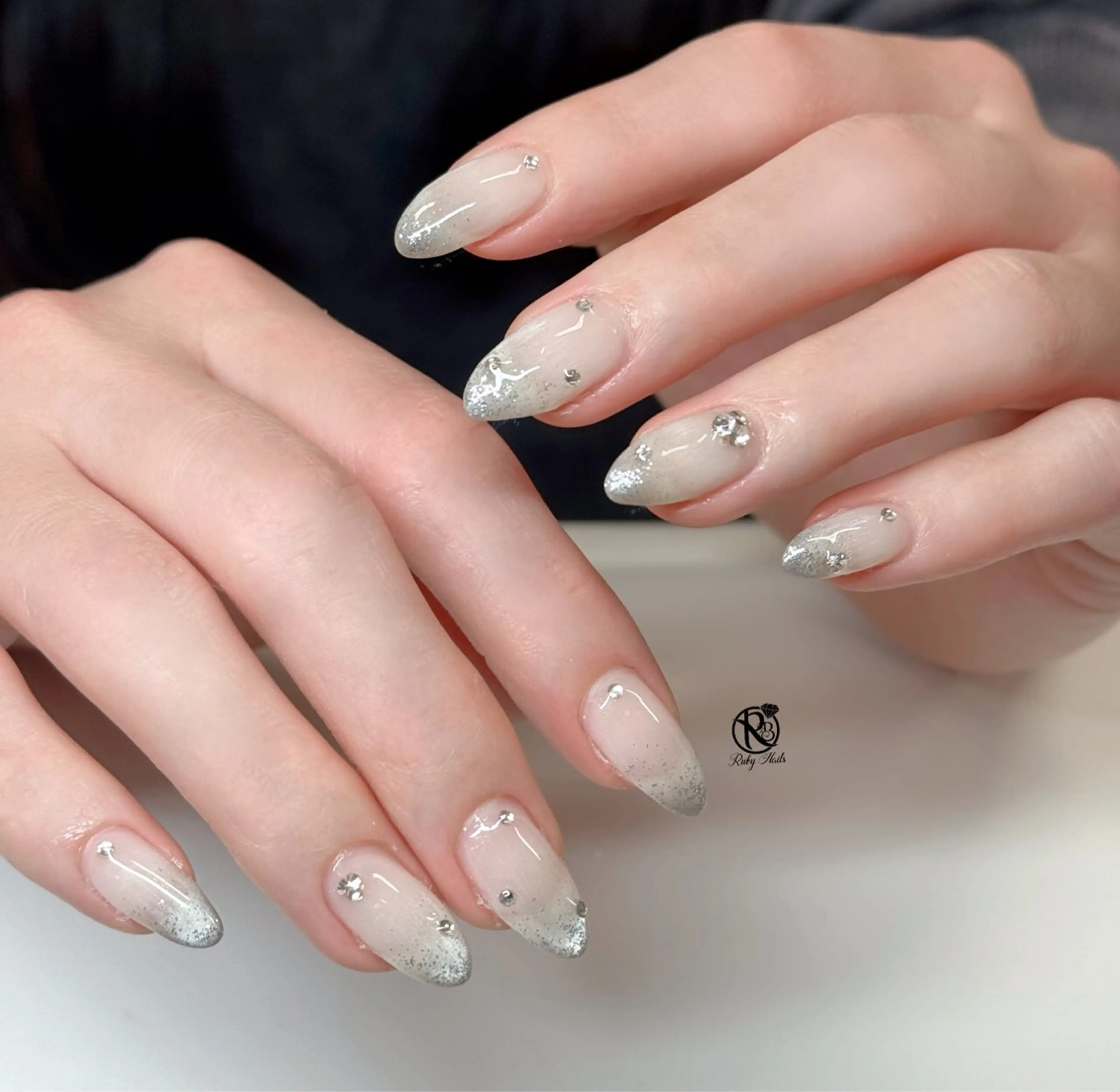 ネイル ボルドー ブラウン チークネイル ドット フットネイル ハンドネイル CHERRYネイルサロン所属・チェリネイルサロン 霞ヶ関のネイルデザイン