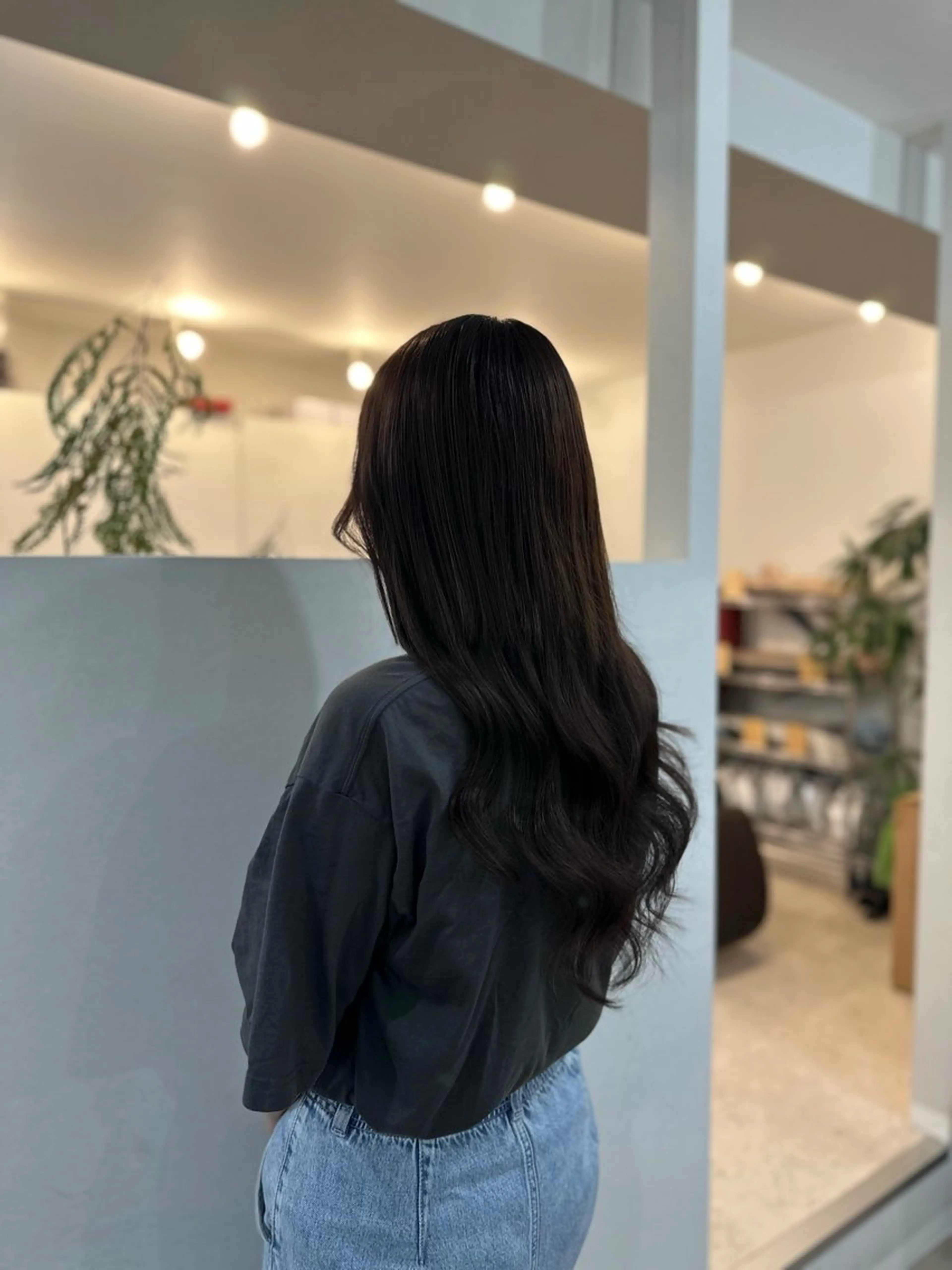 ロング TOMOMI /フロレゾンのヘアスタイル