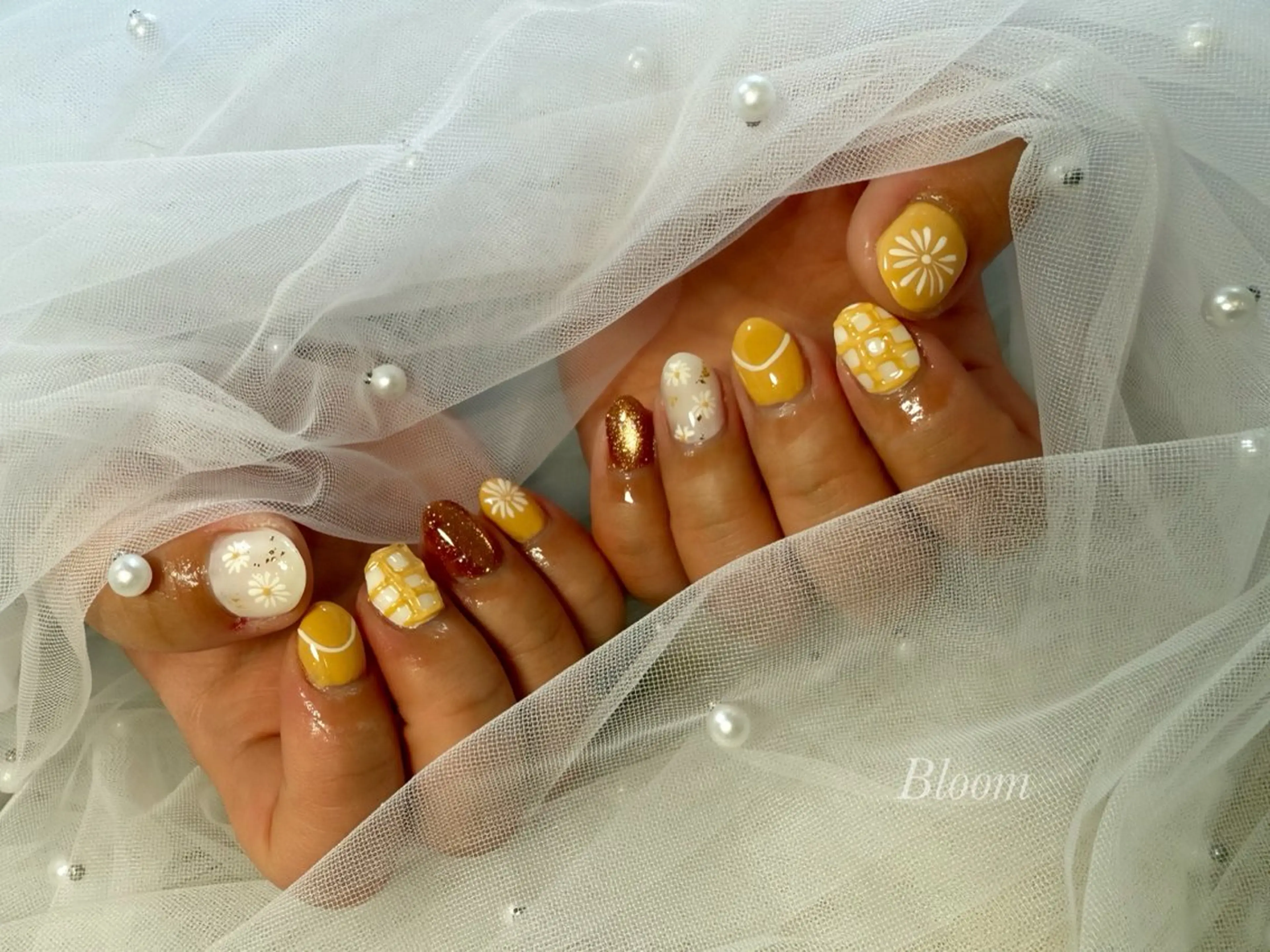 ネイル 持ち込み ショートネイル 黄色 Bloom a nail studio所属・松下 未来のネイルデザイン