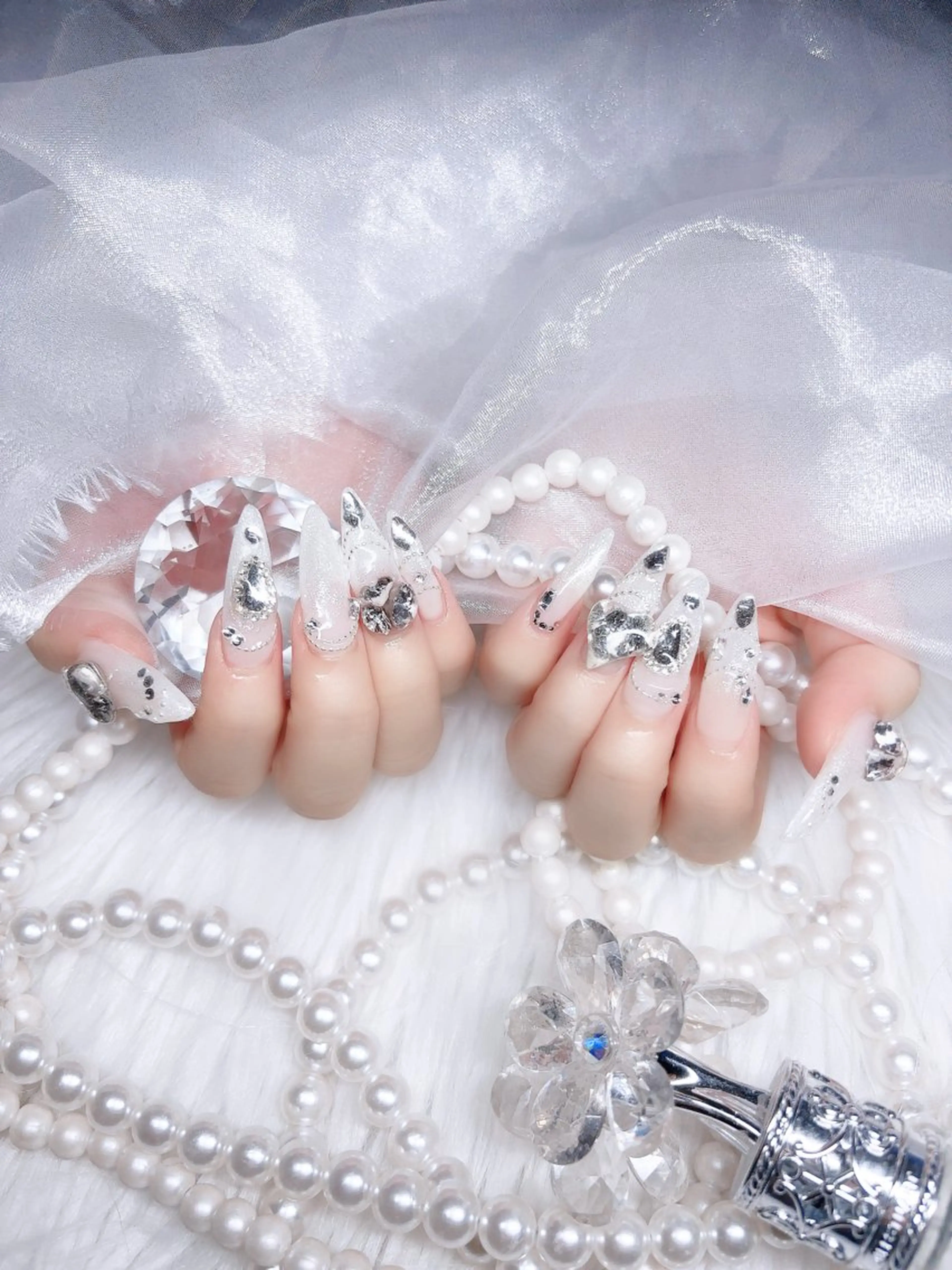 ネイル オーロラネイル 成人式 フットネイル 韓国ネイル ロングネイル Yudia🦋 azuのネイルデザイン