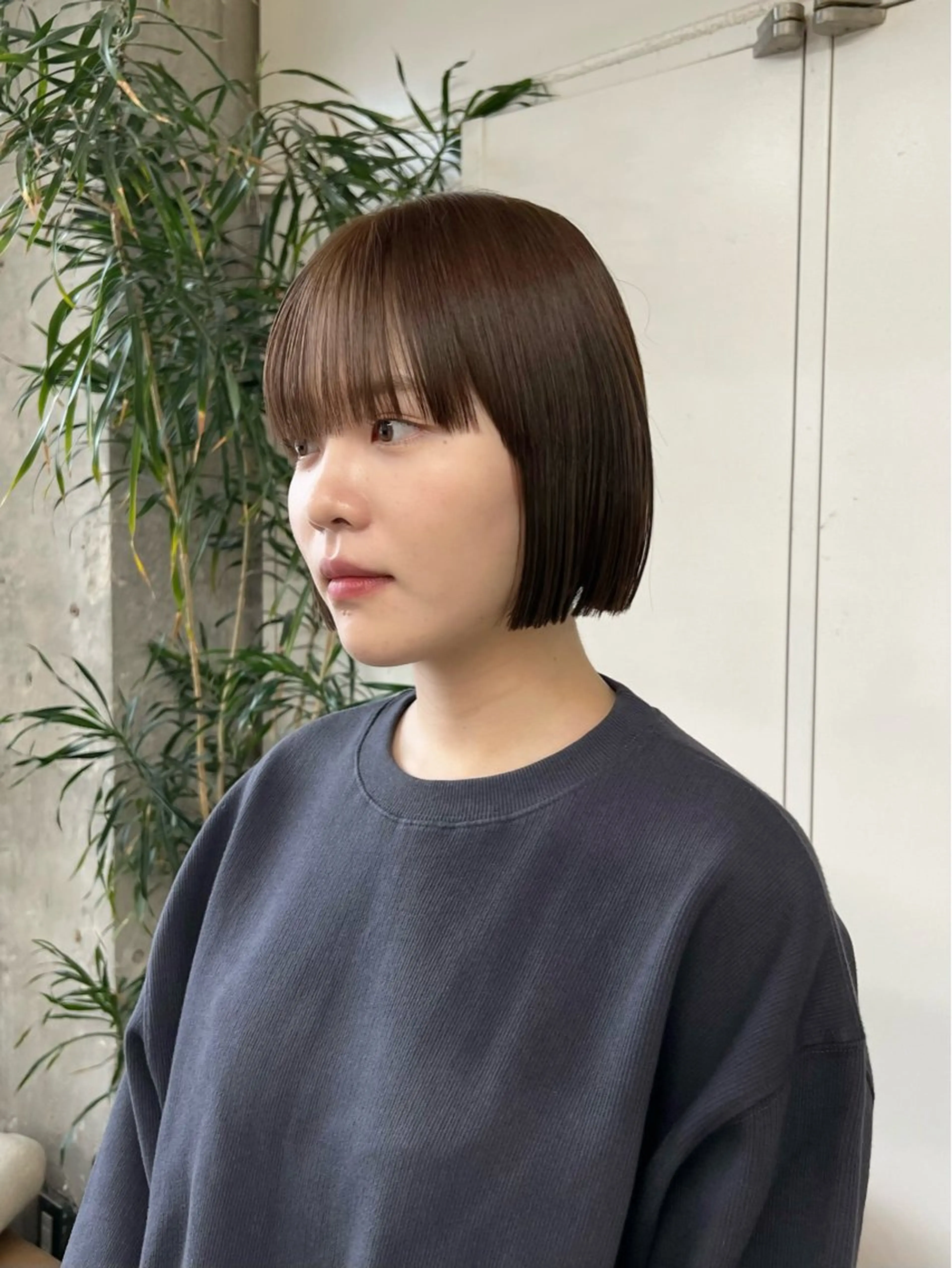 ショート カラー ベージュカラー オリーブベージュ ボブ カット ヘアカラー トリートメント era所属・azumi/ボブ/暖 色/オリーブ/縮毛のヘアスタイル
