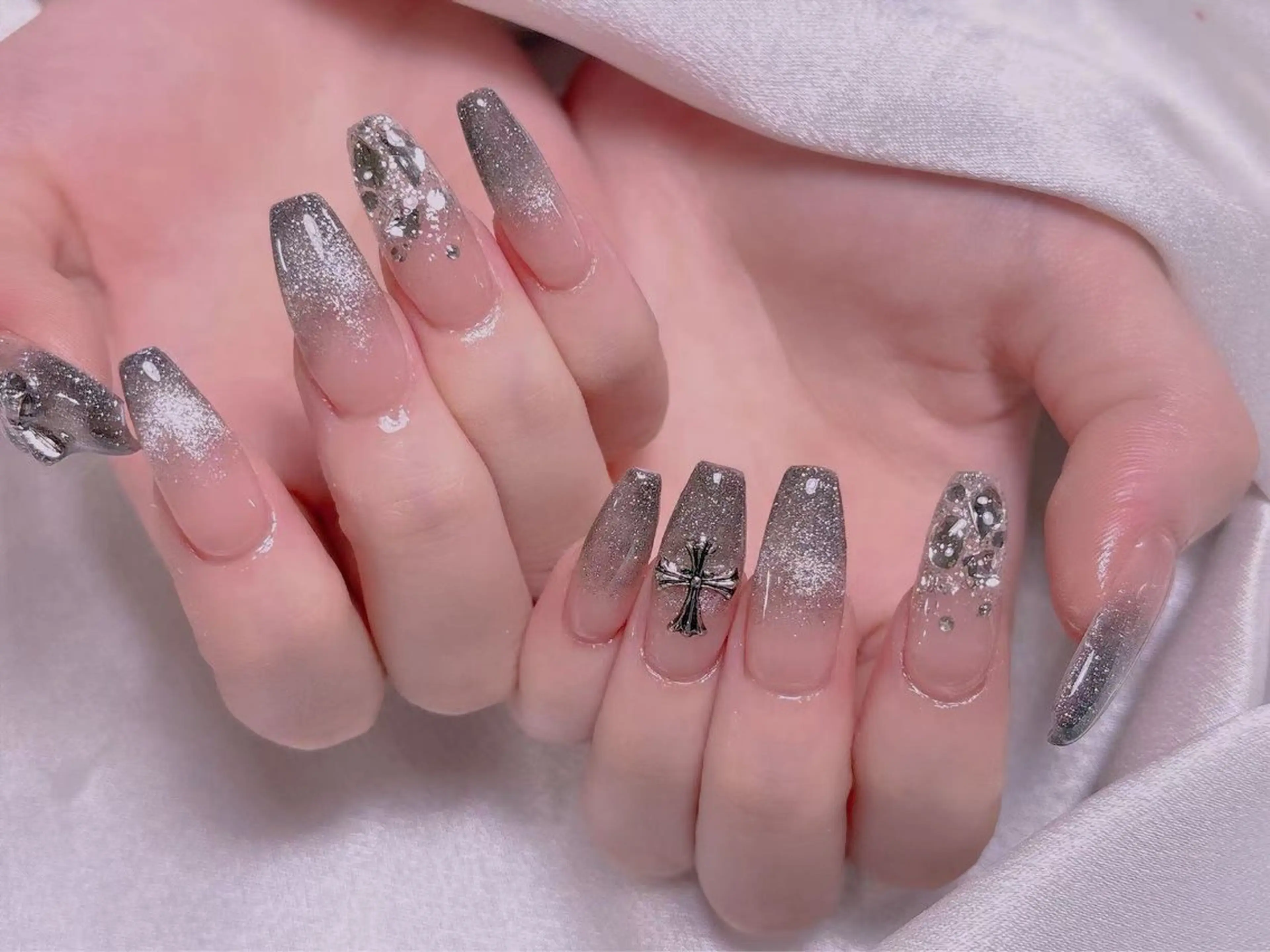 ネイル M2ネイルサロン【長さ出し&フィルイン導入店】所属・長さ出し専門店 RIRIのネイルデザイン