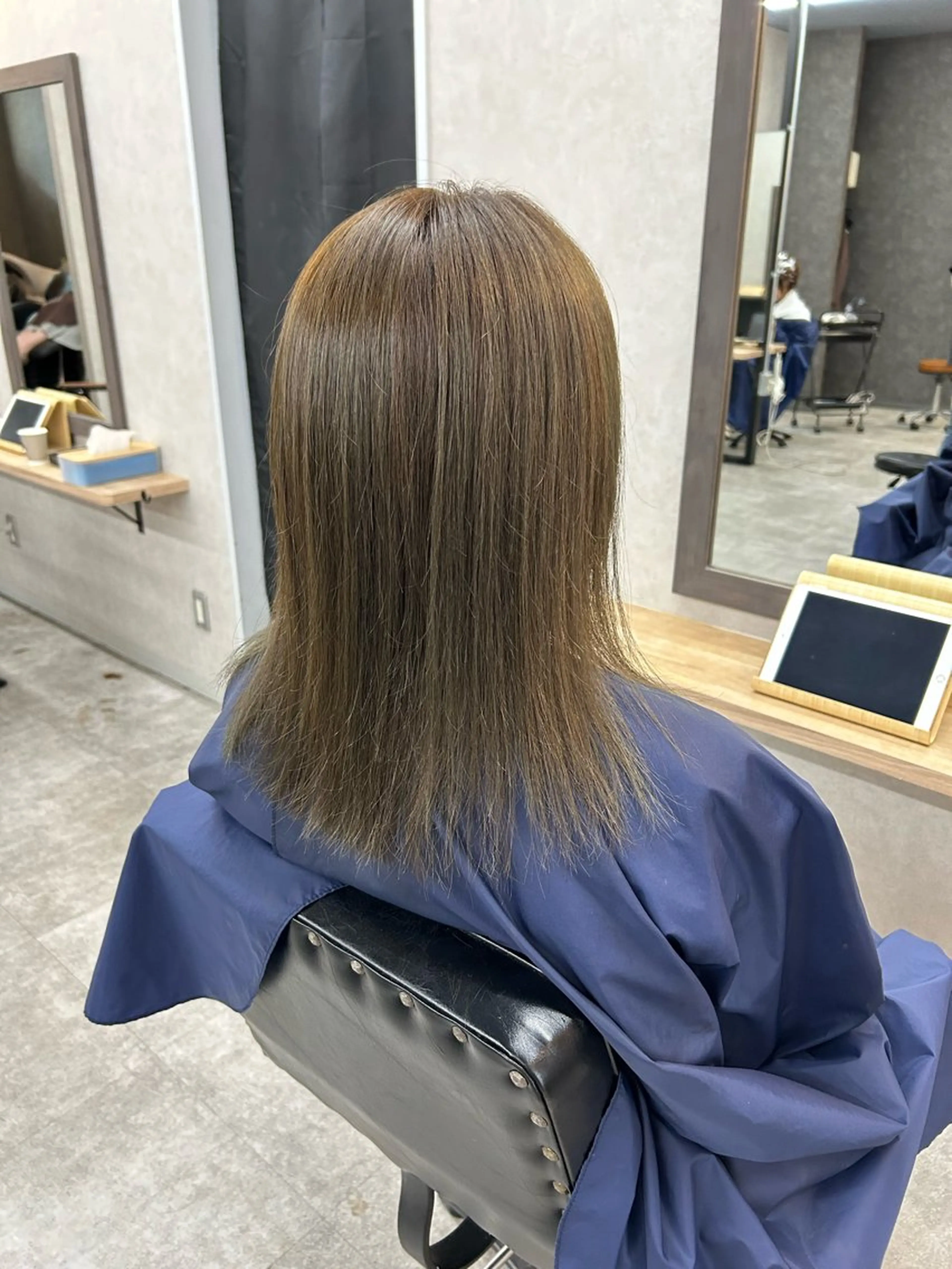 ミディアム カラー ベージュカラー いなみね はるきのヘアスタイル