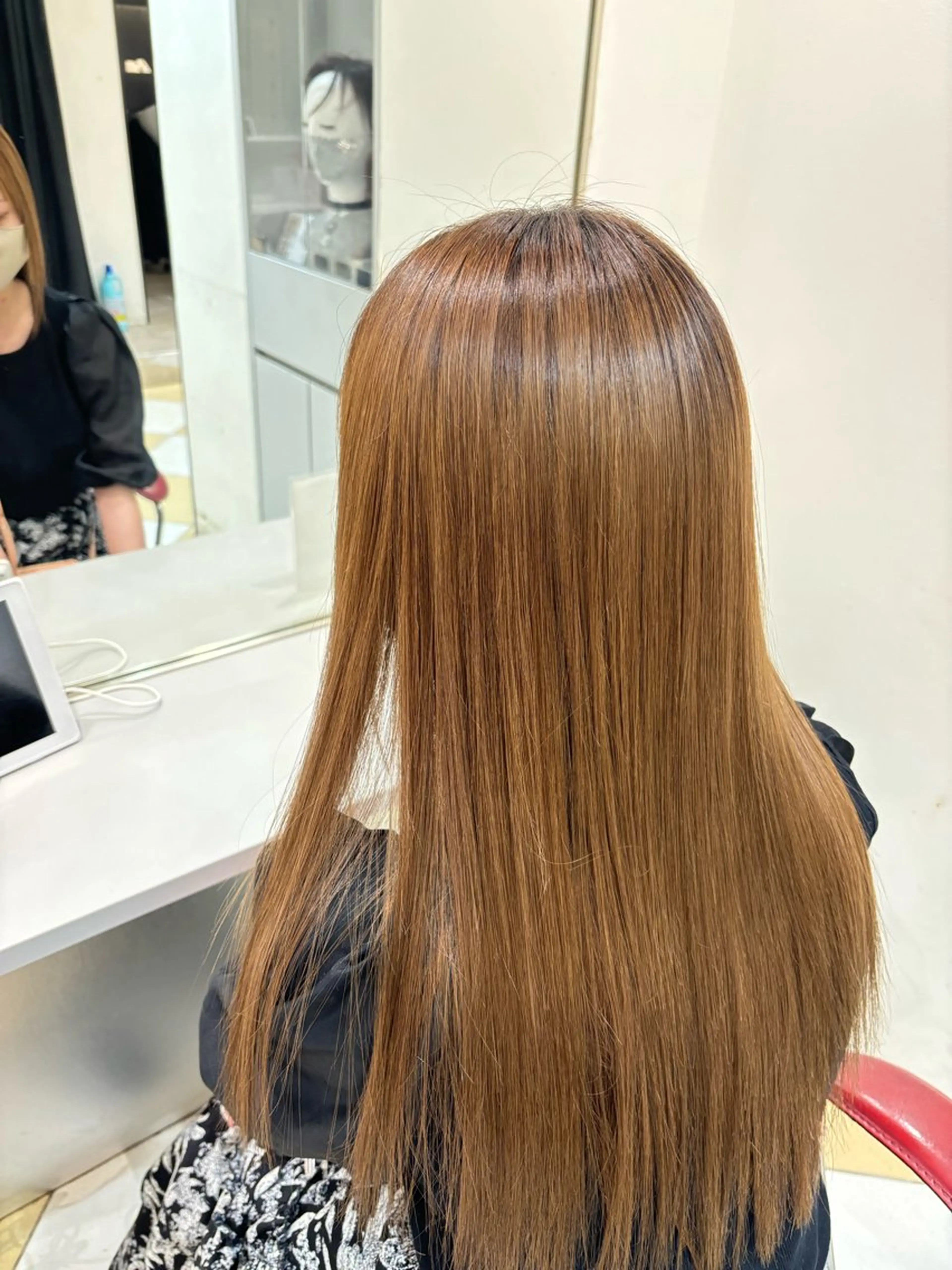 【ブリーチヘア、複雑履歴用】酸性薬剤でのプレミアムストレート＋集中補修フルケアTR＋コントロールカットの写真