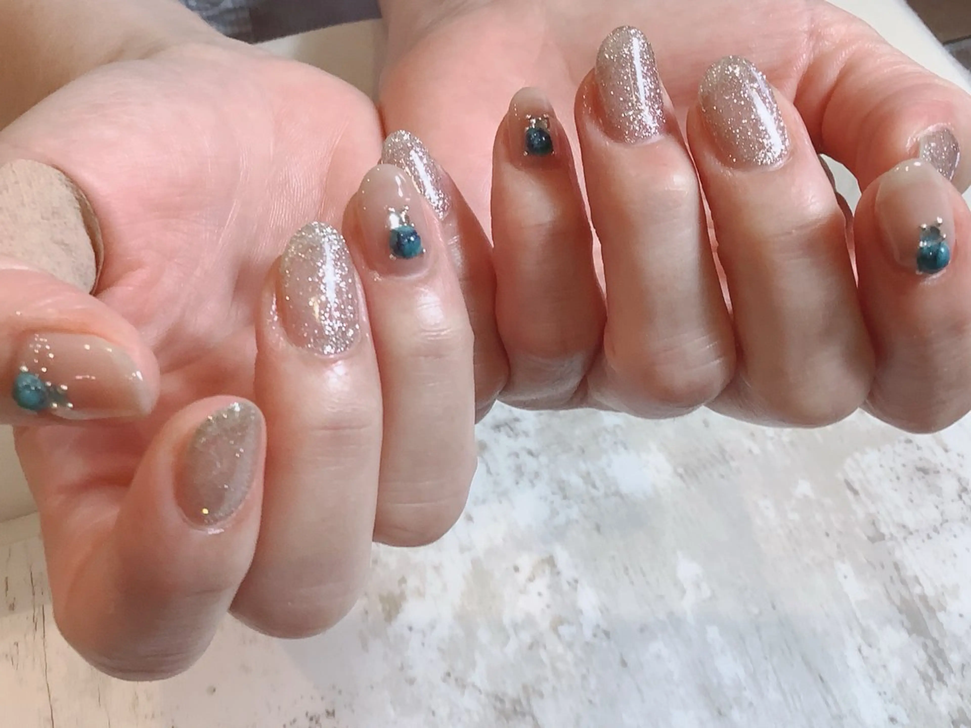ネイル フラッシュネイル ワンカラーネイル ストーンネイル iiso所属・iiso nailのネイルデザイン