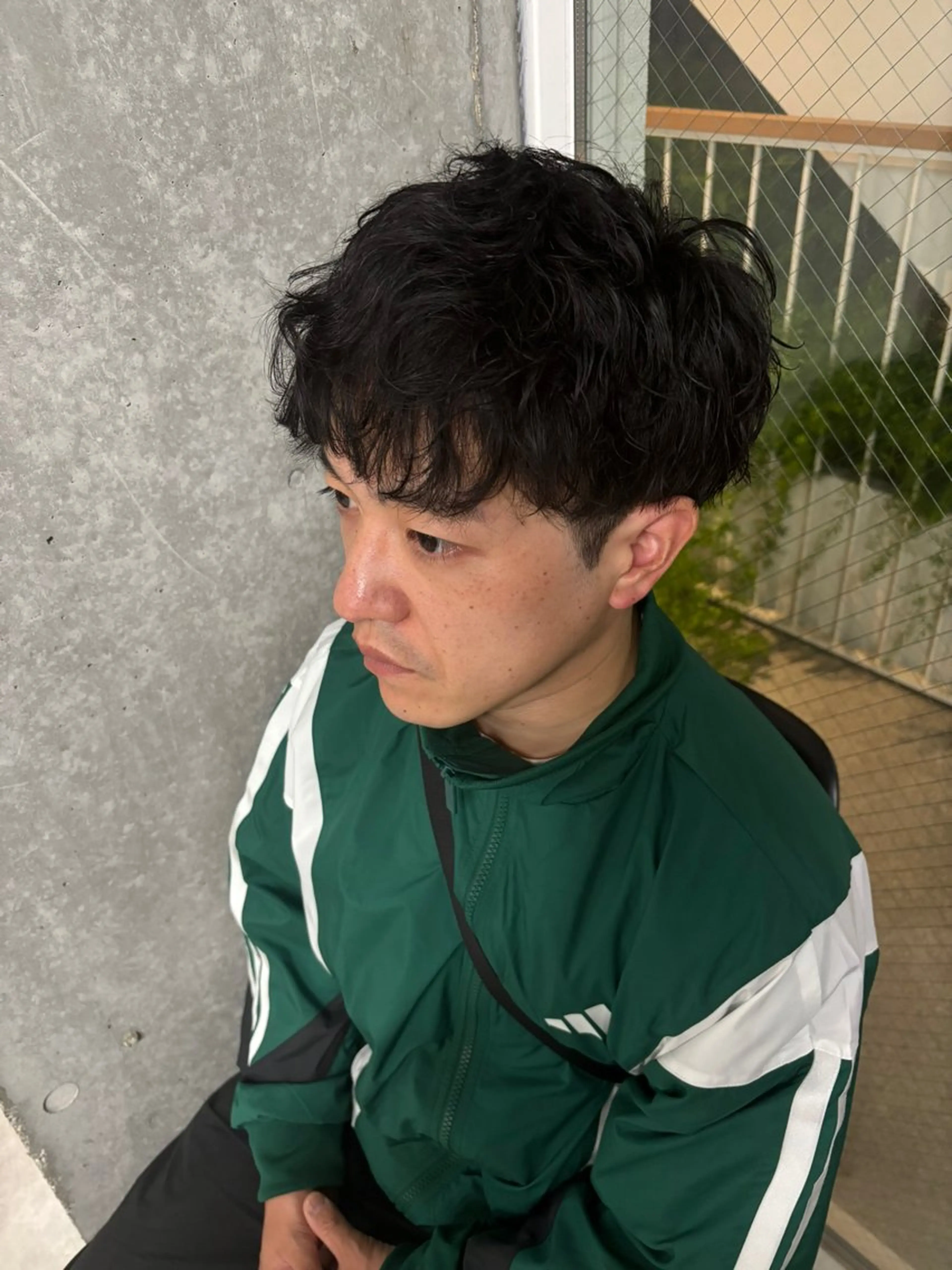 パーマ メンズ メンズブリーチ フェードカット メンズハイライト メンズインナーカラー メンズ韓国風 カット パーマ メンズ特化✨️ 韓国風パーマ🔥一八のヘアスタイル