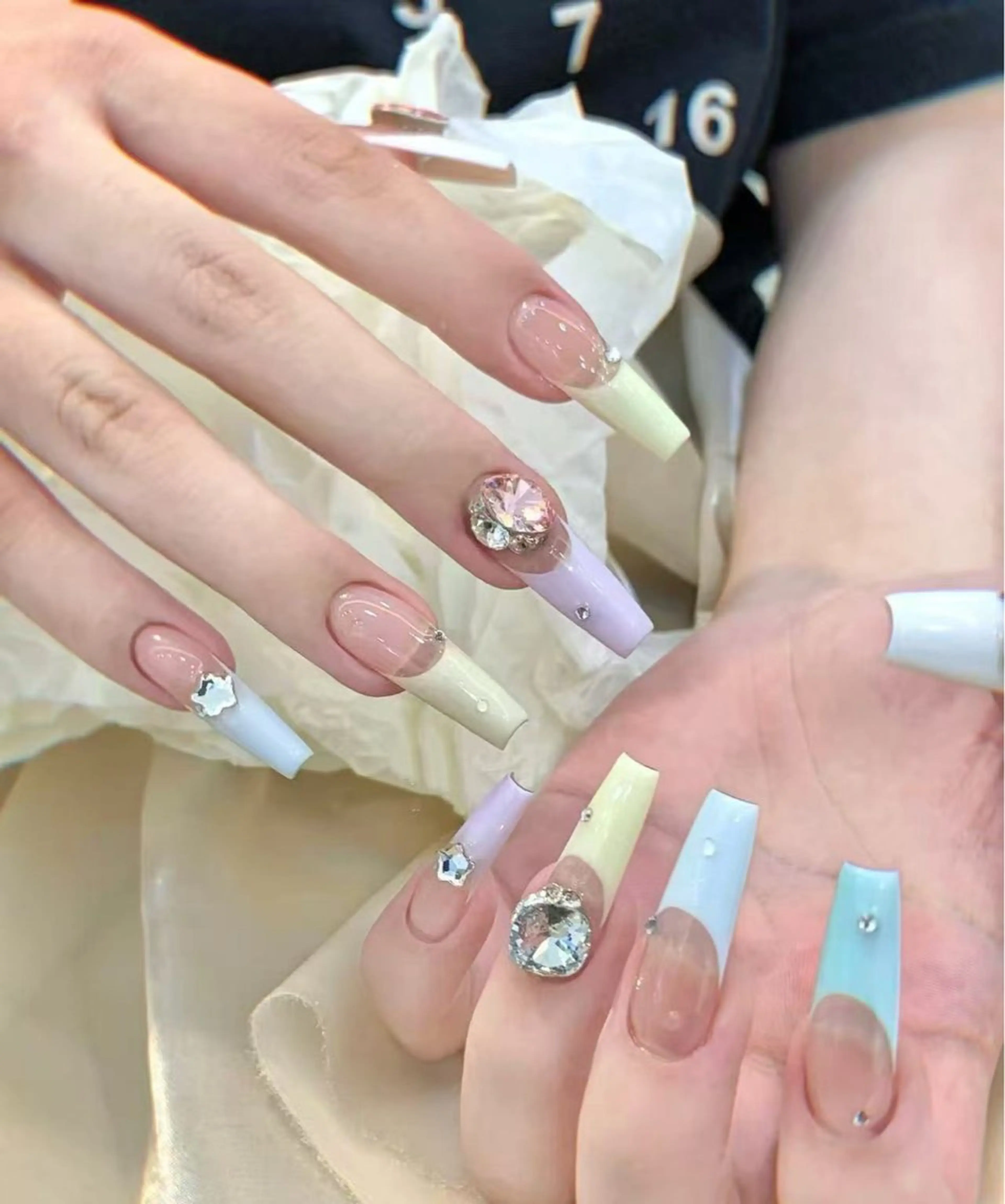 ネイル オーロラネイル フラワーネイル フットネイル フレンチネイル ジェルネイル ハンドネイル BabyYouMi ねねのネイルデザイン