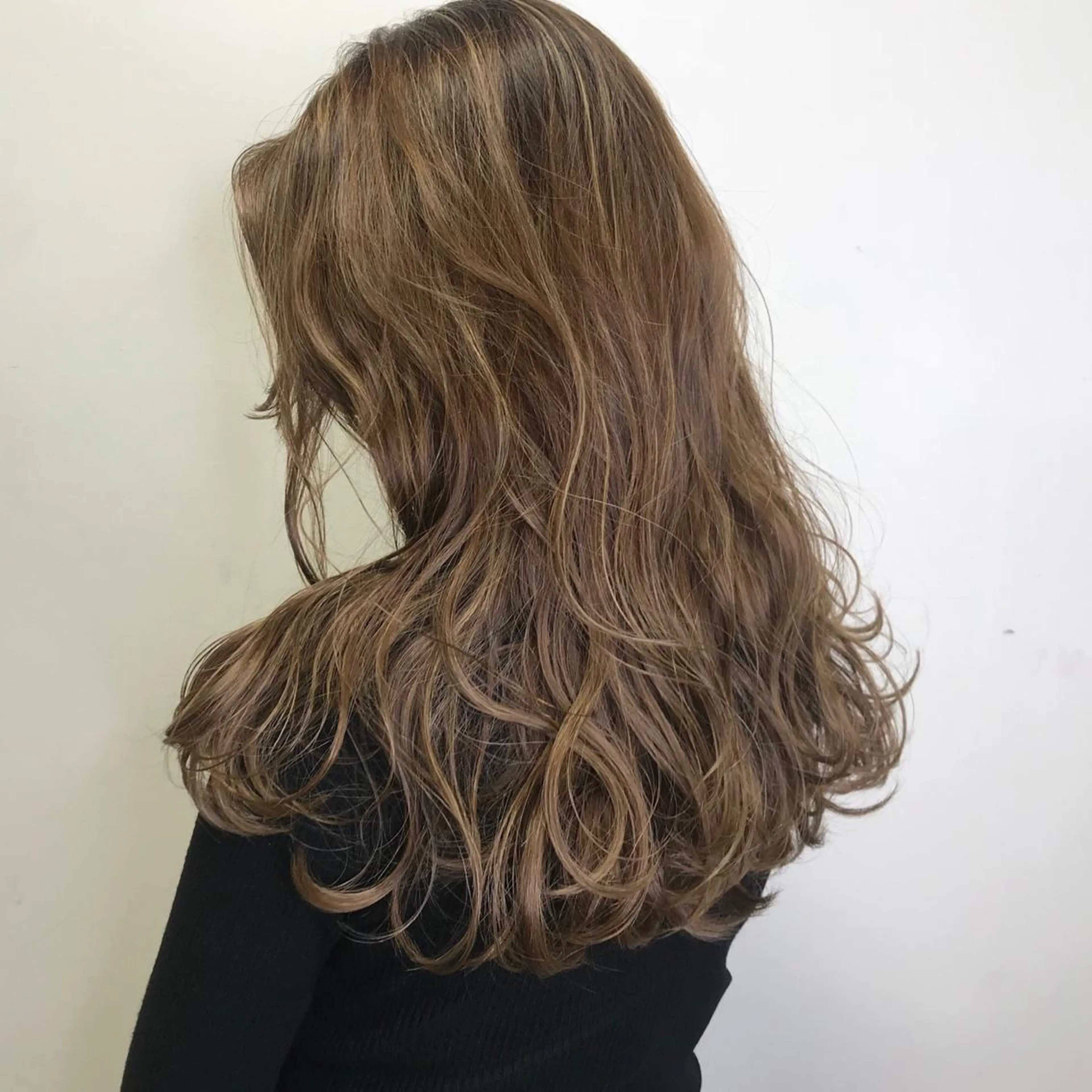 ミディアム カラー特化型美容師 保住のヘアスタイル